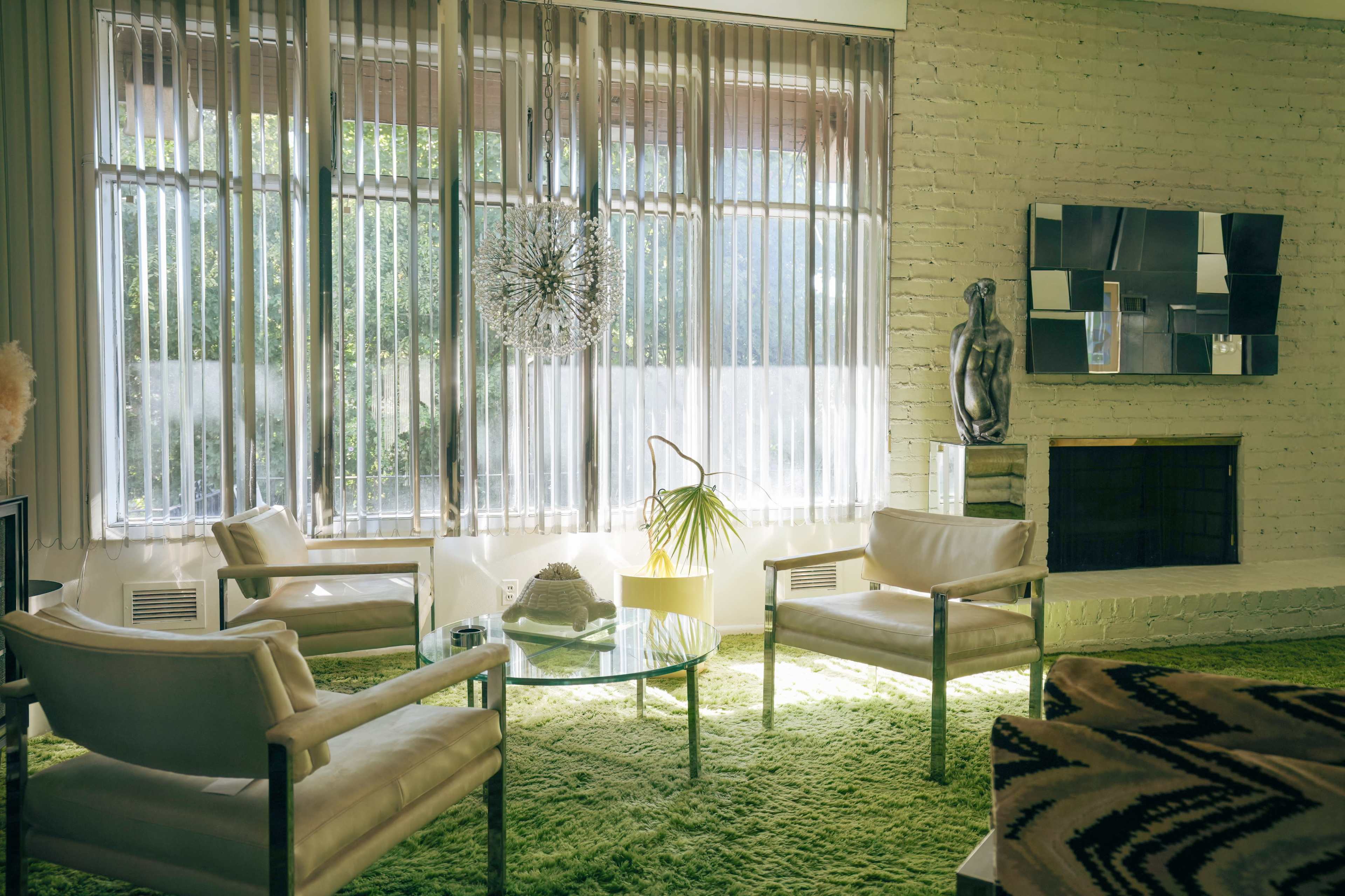 Classic Styled Home with Abundant Natural Light and Carpets Image in Jamaica Estates, Hollis, NY