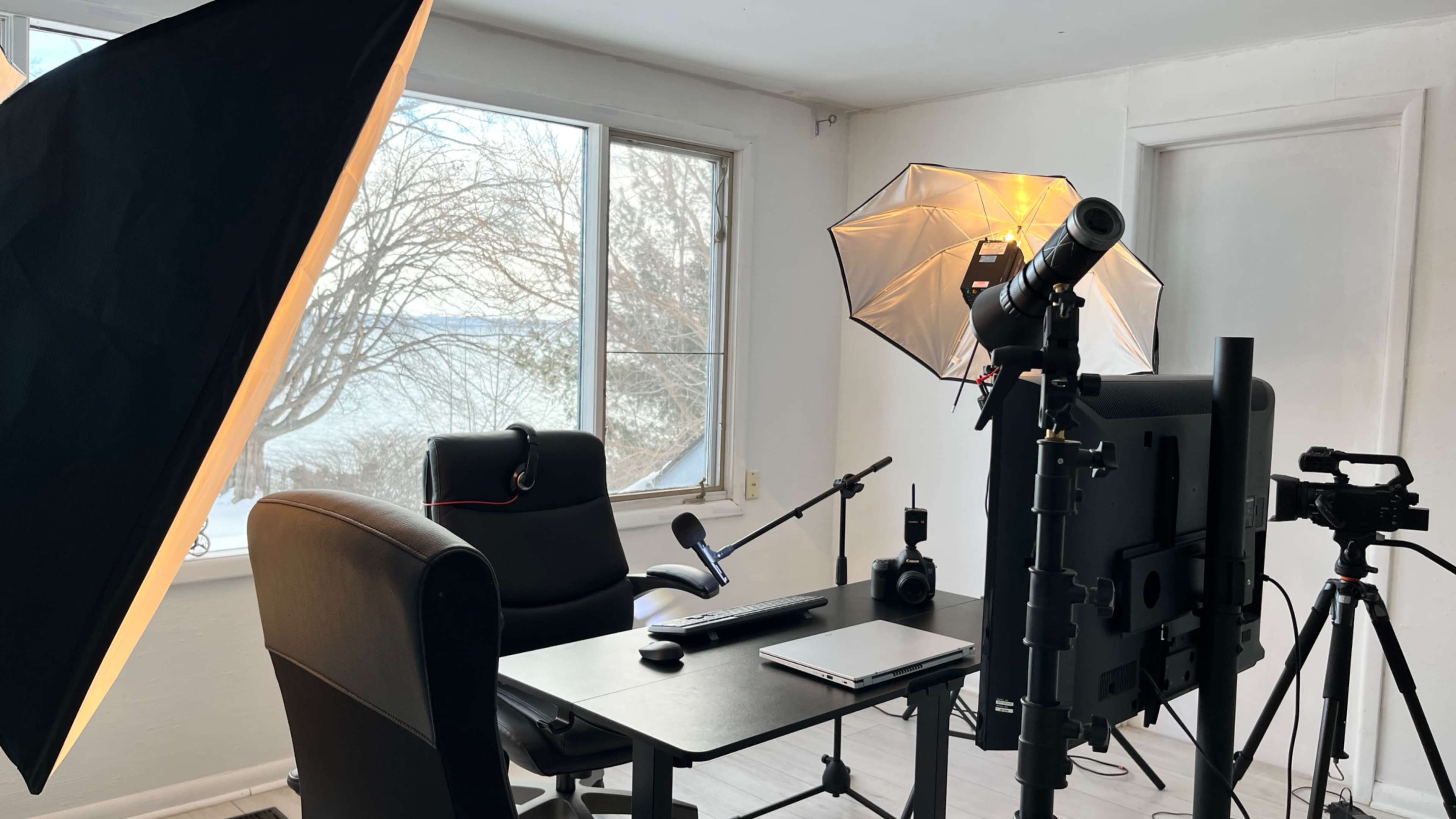 Waterfront podcast studio Image in Burlington, Burlington, ON