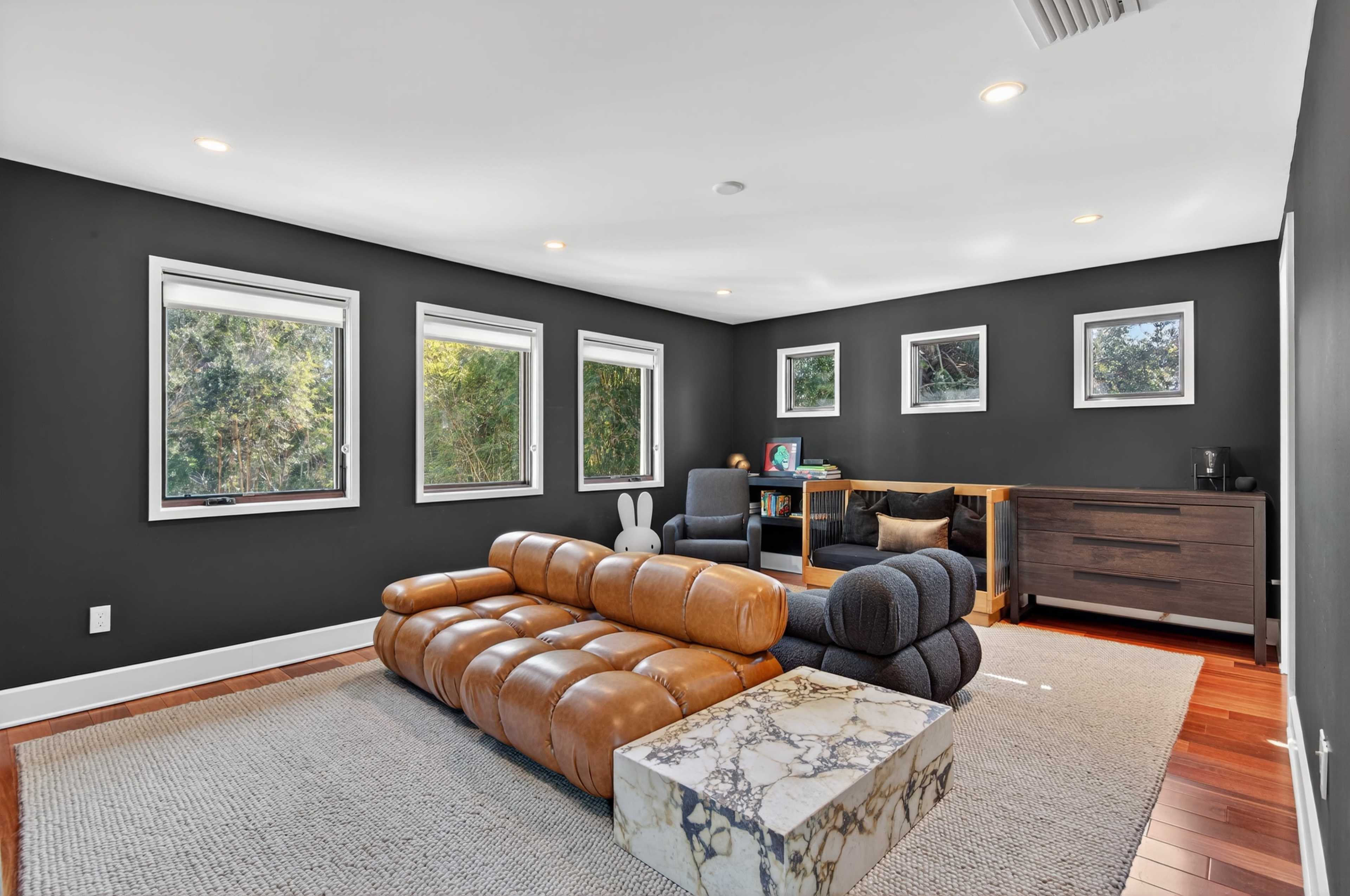 Luxury South Tampa Creative Production Home w/ Pool & Natural Light Image in Ballast Point, Tampa, FL