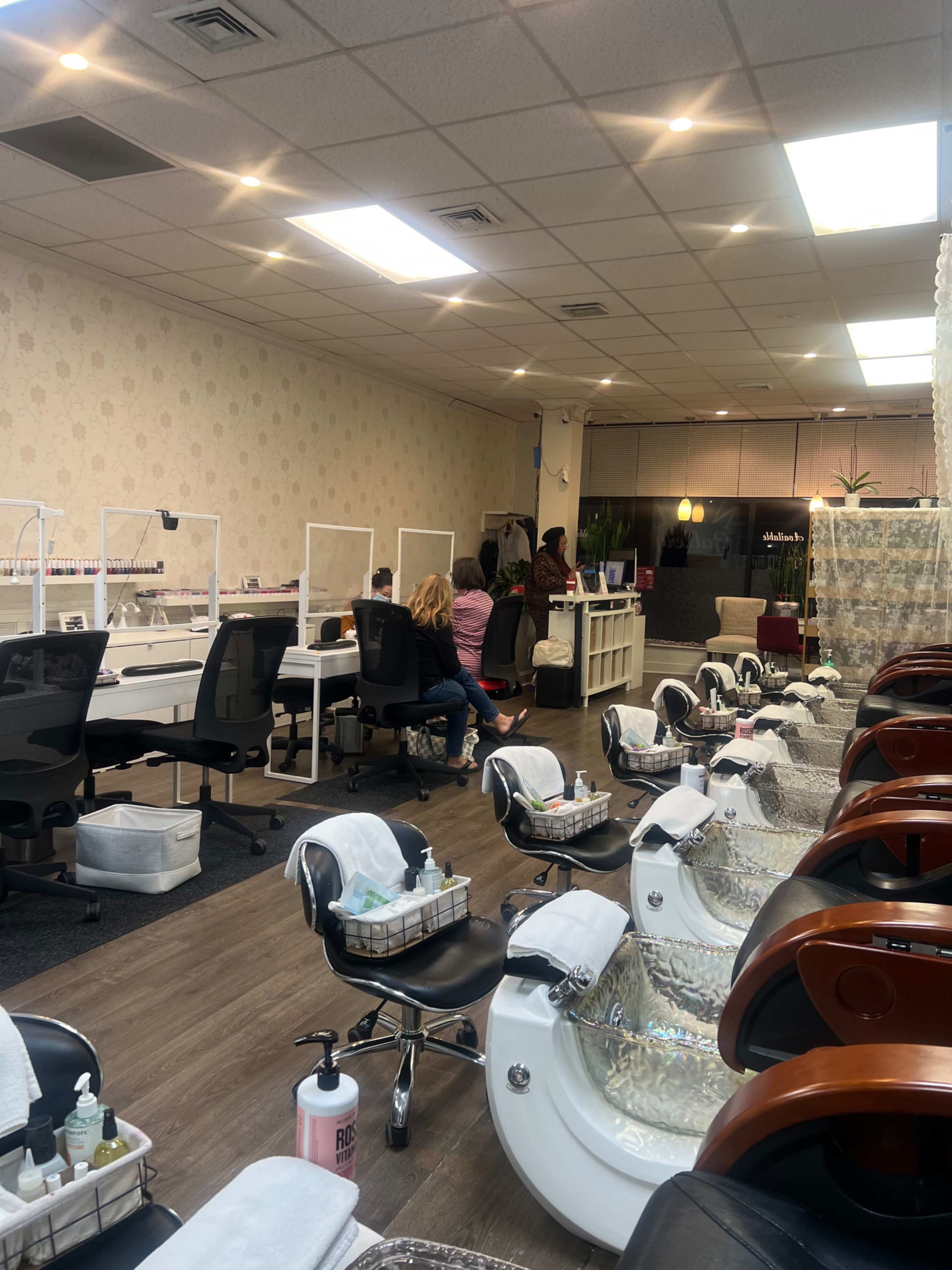 Luxury Boutique Nail Salon with Professional Staff & Natural Light For Events Image in West Hartford, West Hartford, CT