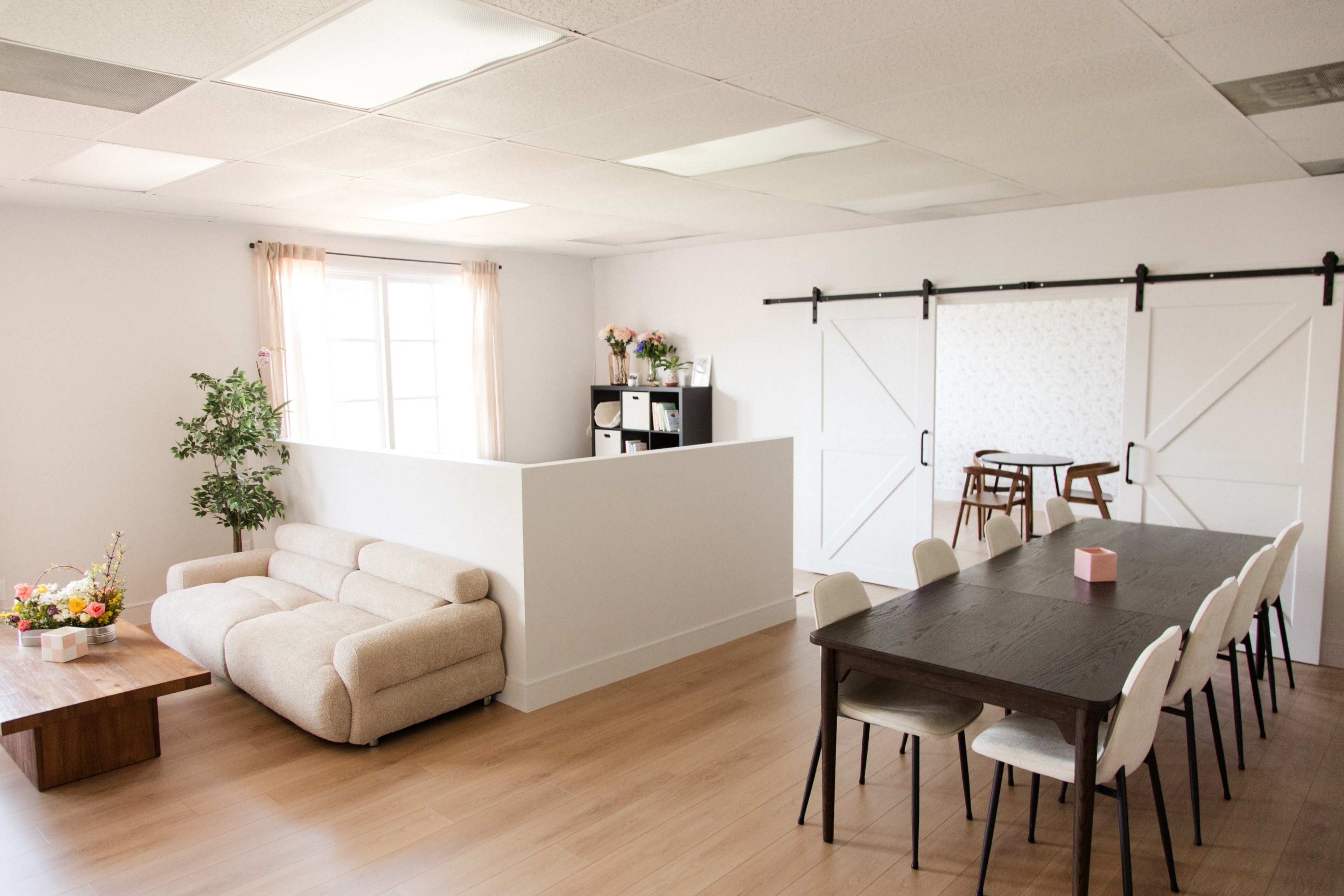 Warm, Open-Concept Space with a Homey Feel Image in Newport Beach, Newport Beach, CA