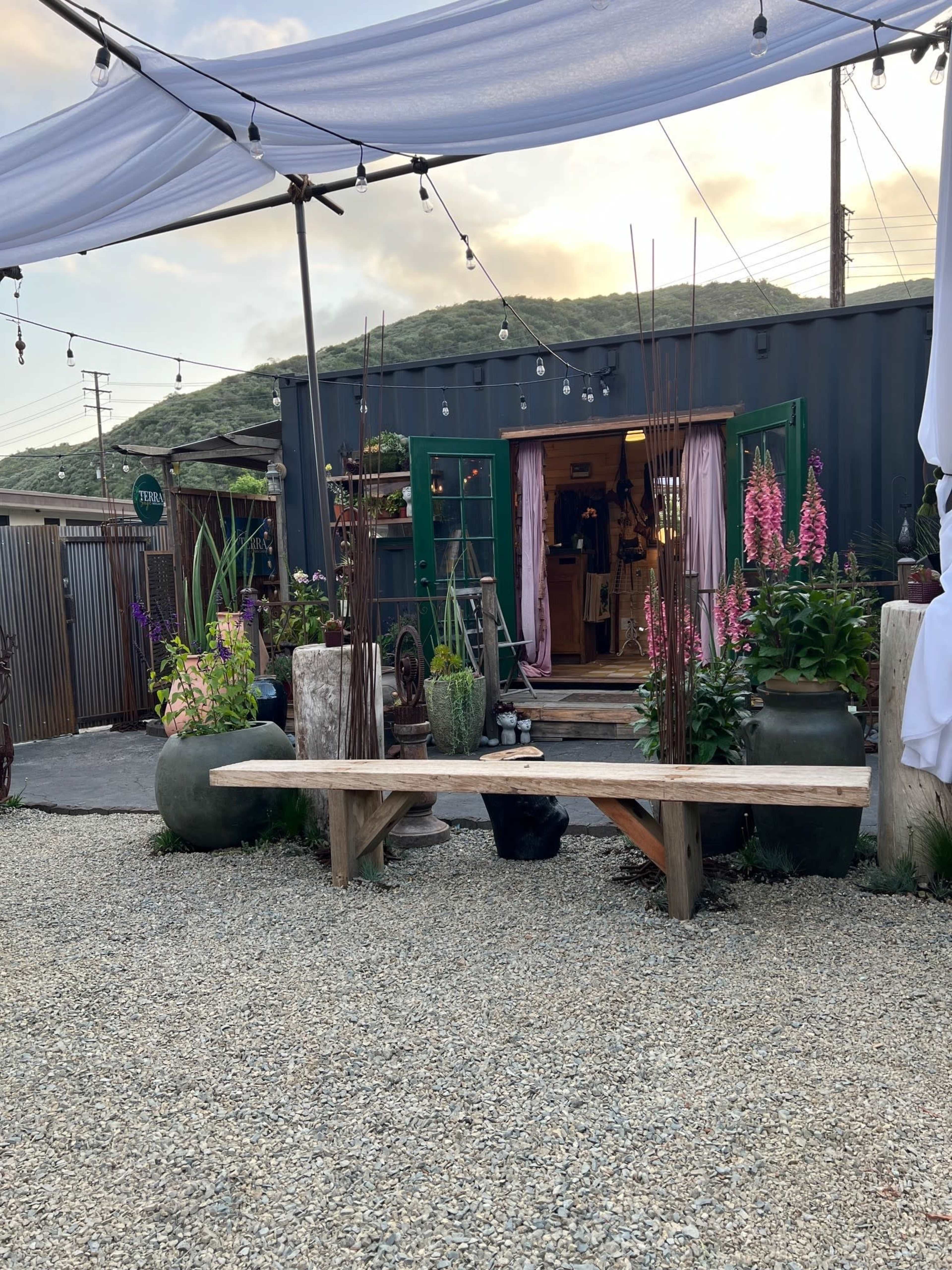 Oasis in an Industrial zone-art collective, with vibey studui / warehouse feels Image in Laguna Beach, Laguna Beach, CA