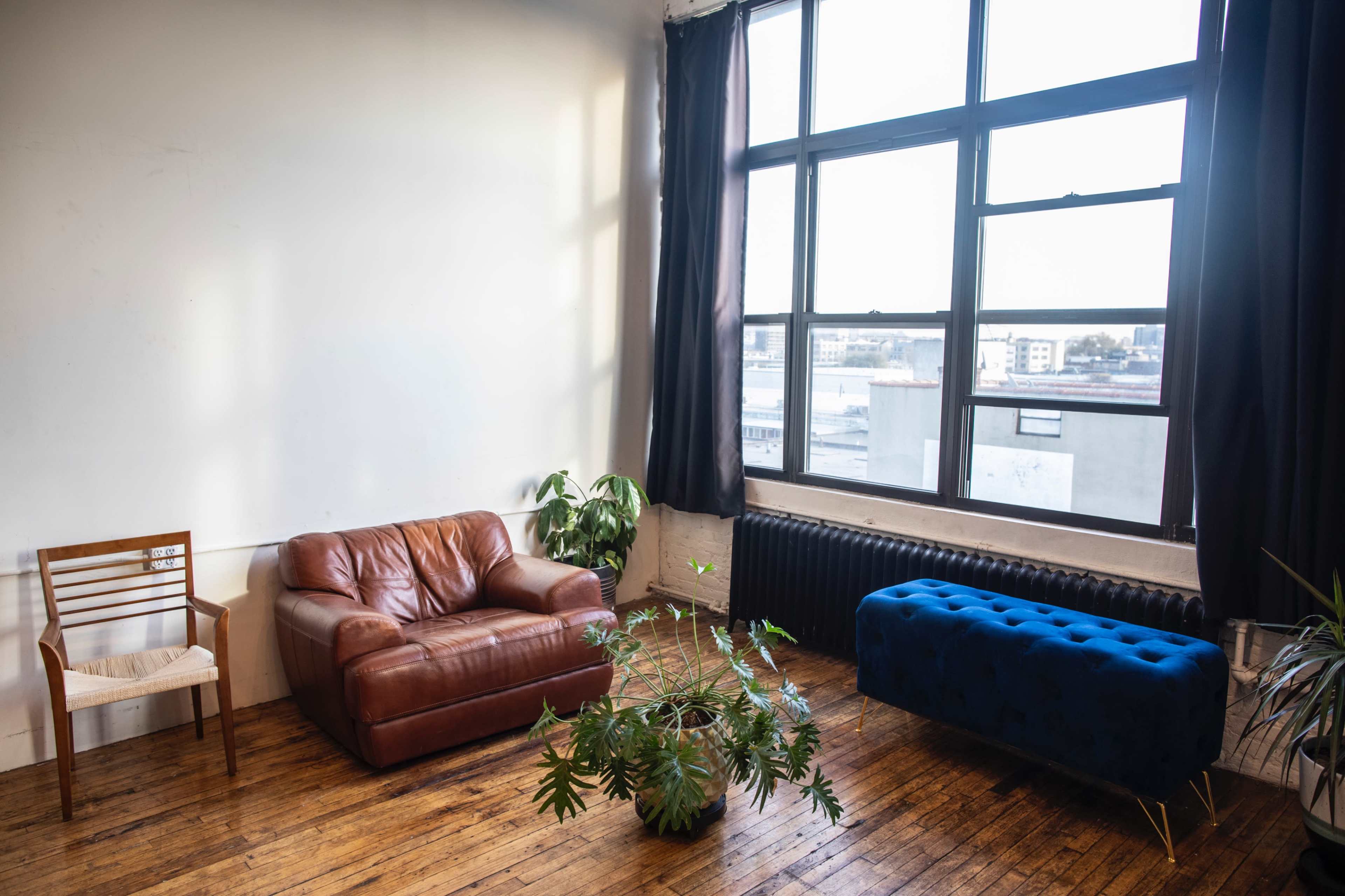 Sosna: 🌱Huge Bright Vintage Loft w/Plants+Trees  🍃 1300 SQ Image in East Williamsburg, Brooklyn, NY