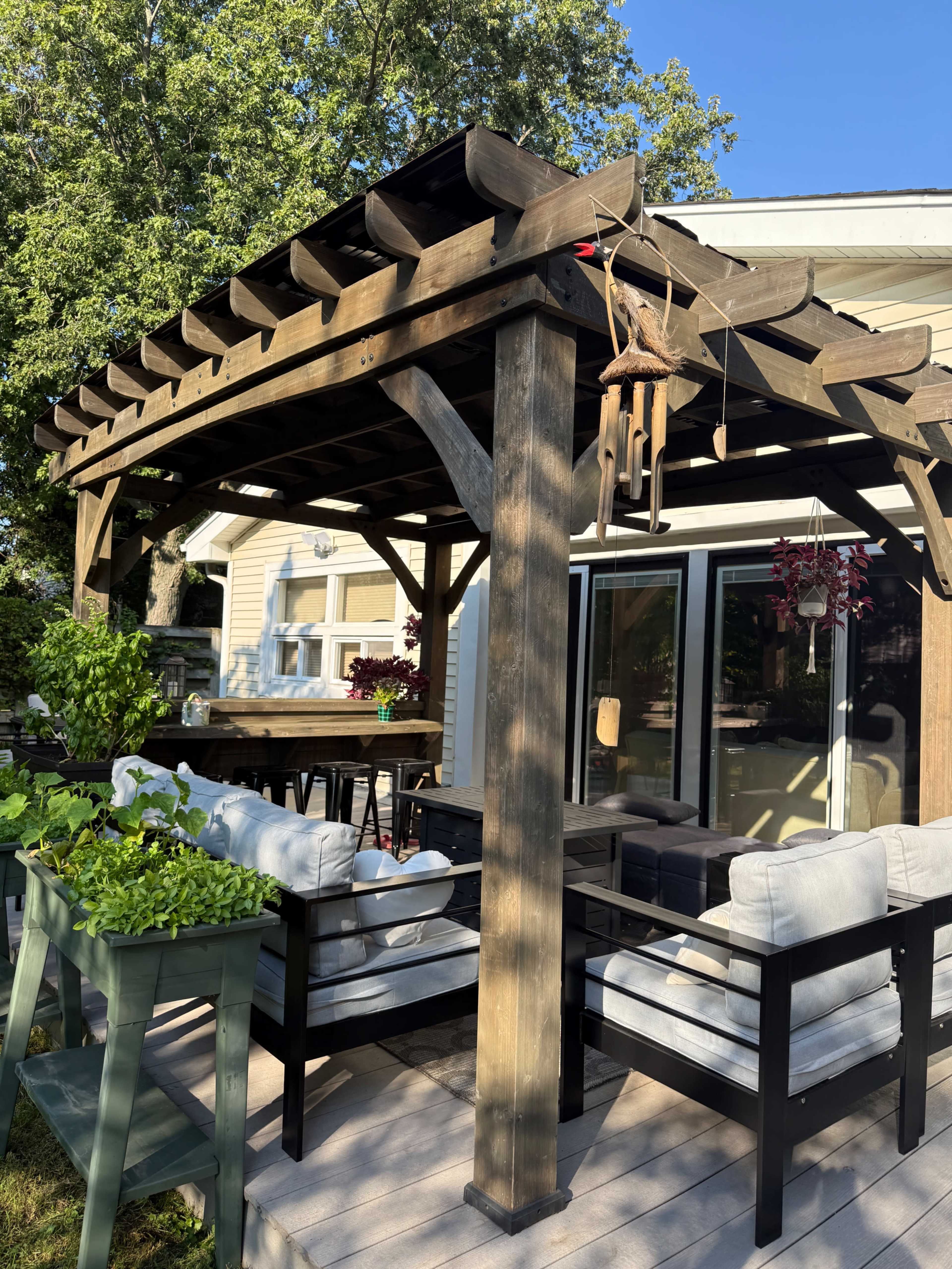 Charming Country Stay Surrounded by Jungle, Steps from a Lake Image in New Trier Township, northfield, IL