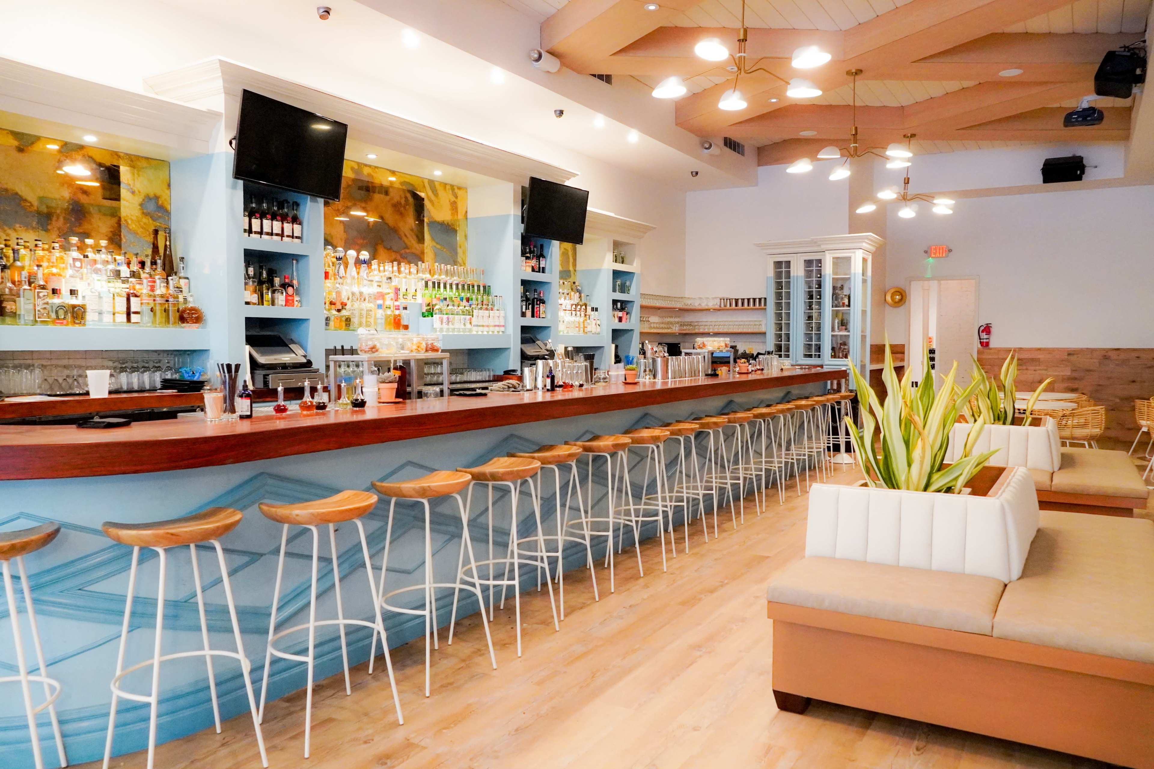 Downtown Santa Monica Bar & Restaurant, a few blocks from the Santa Monica Pier, Airy, Bright, Beach-Casual design, Combination of cocktail lounge + Street Taco Bar Image in Downtown, Santa Monica, CA