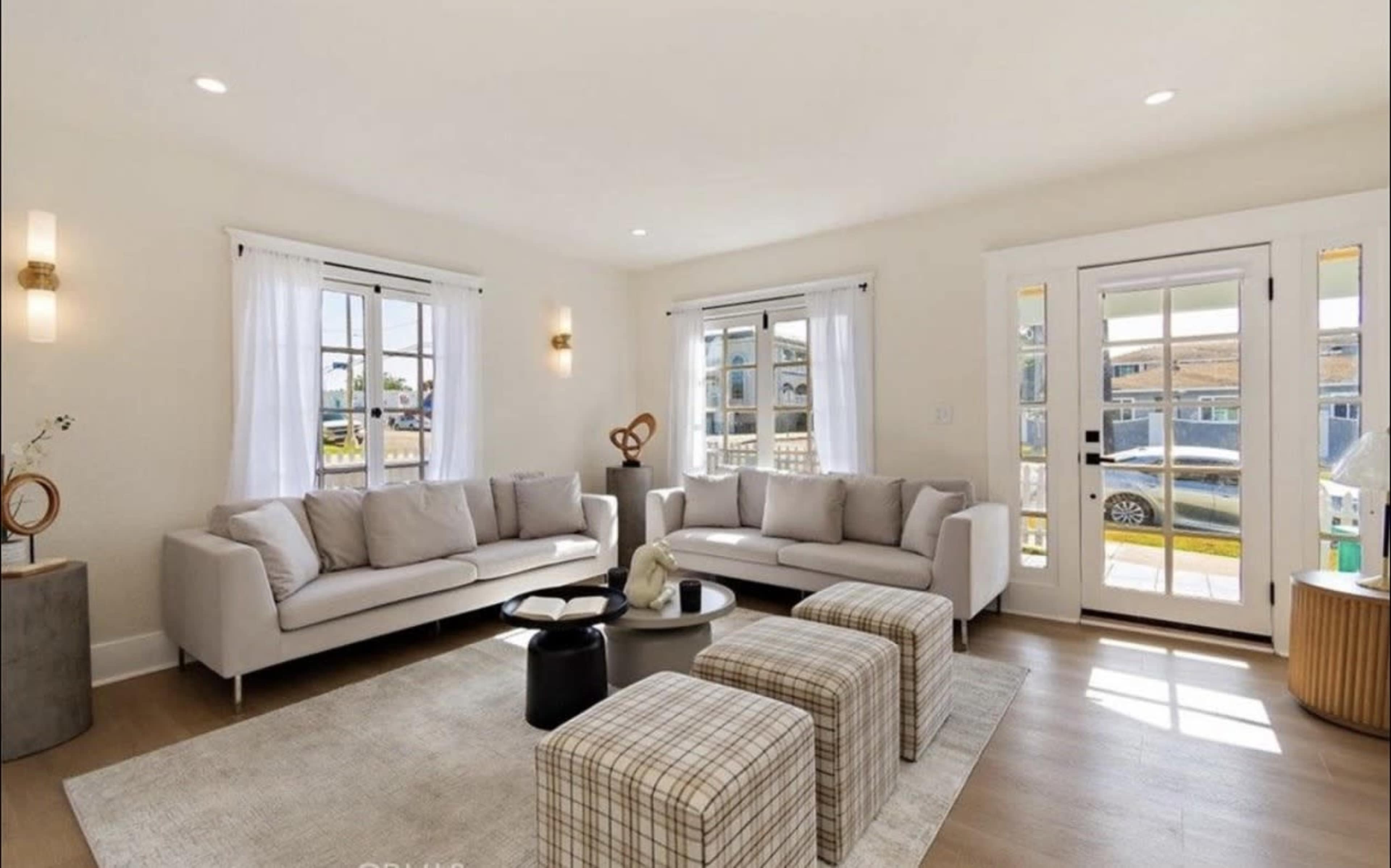 Bright Beachside 1918 Craftsman Home with Natural Light and Versatile Spaces Image in San Pedro, San Pedro, CA