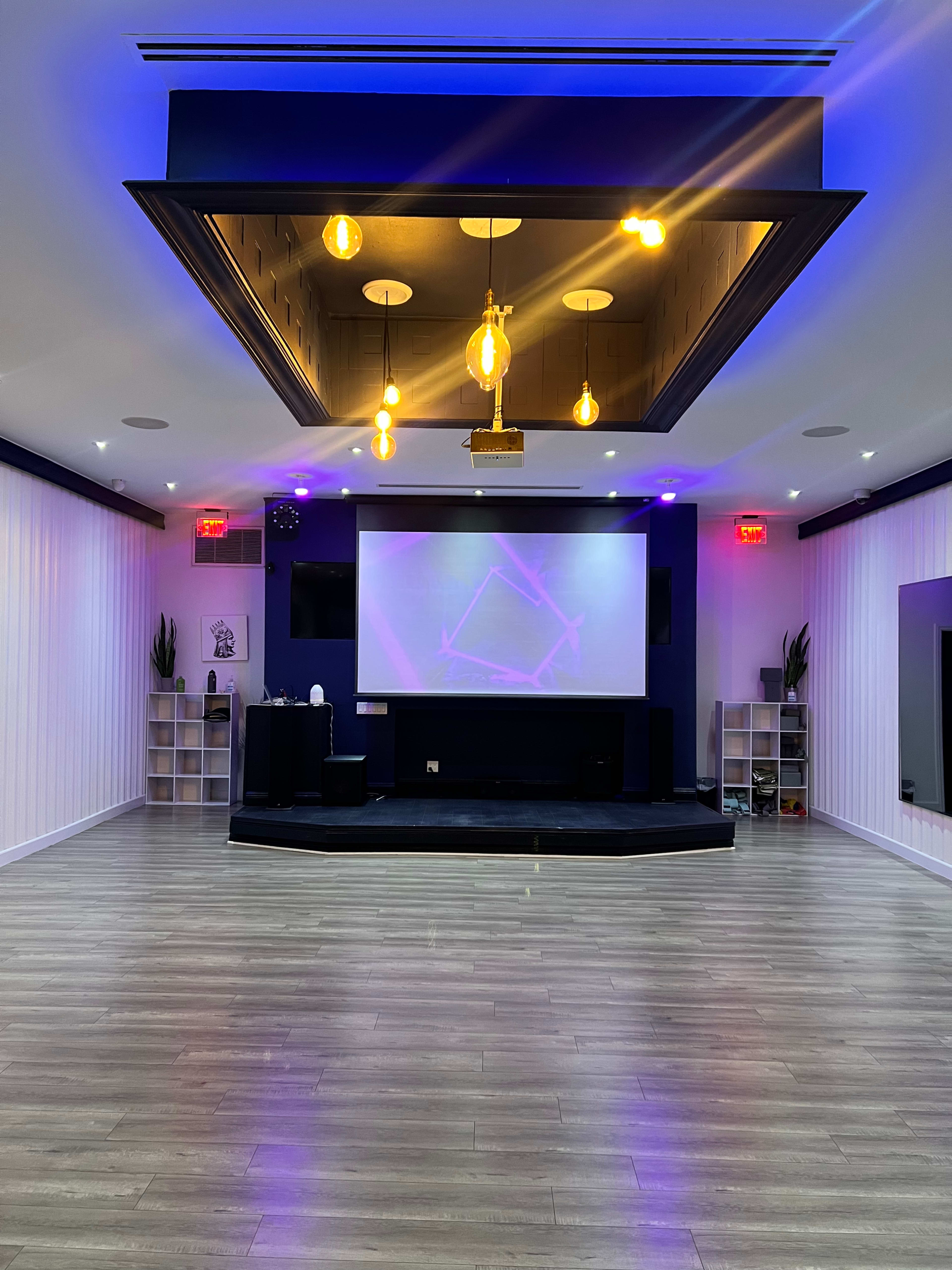 Elegant Event Studio Image in Burbank, Burbank, CA