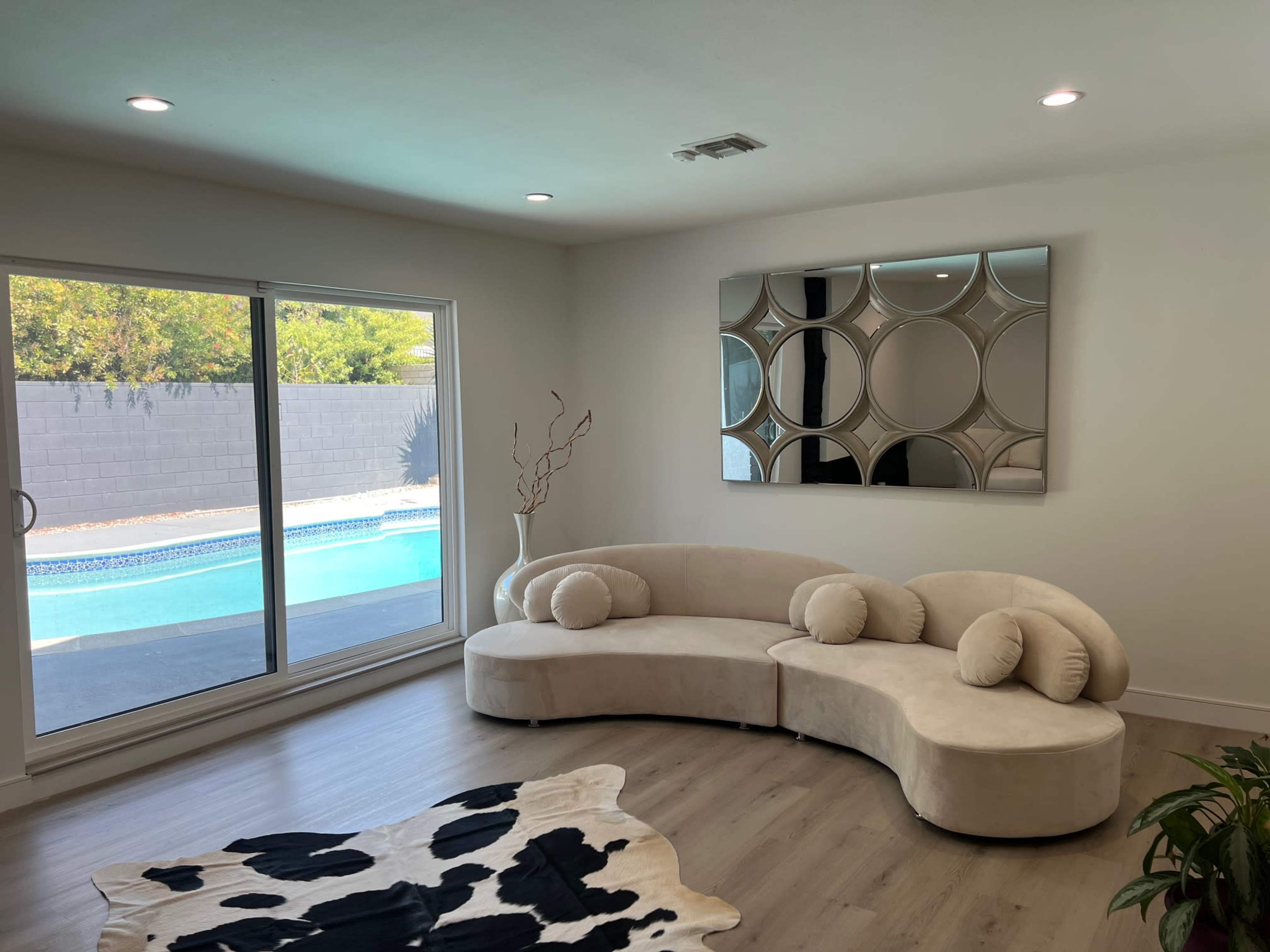 Modern Mid-Century Retreat with Pool Image in Northridge, Northridge, CA