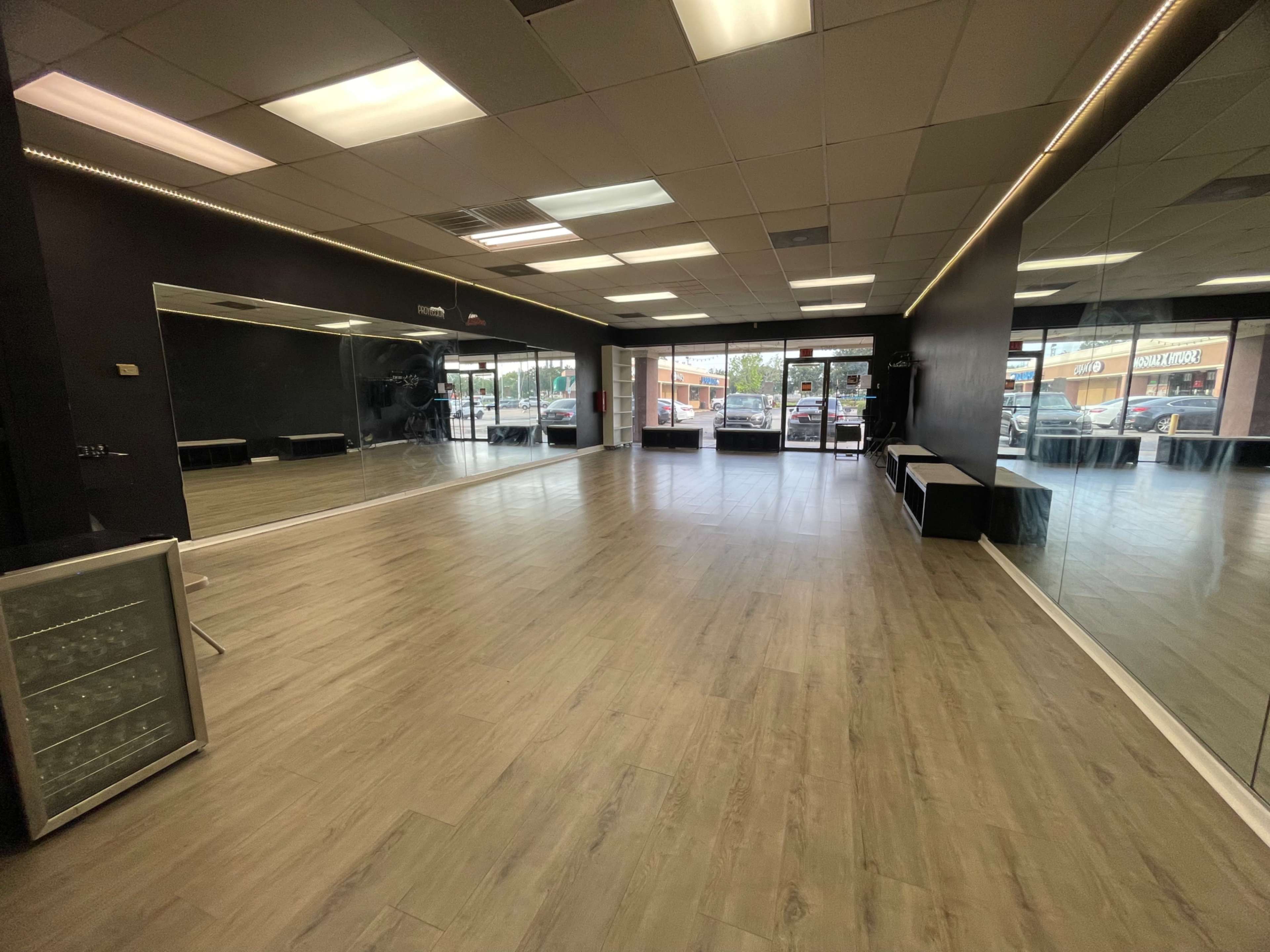 MxT Studio Image in Mid-West, Houston, TX