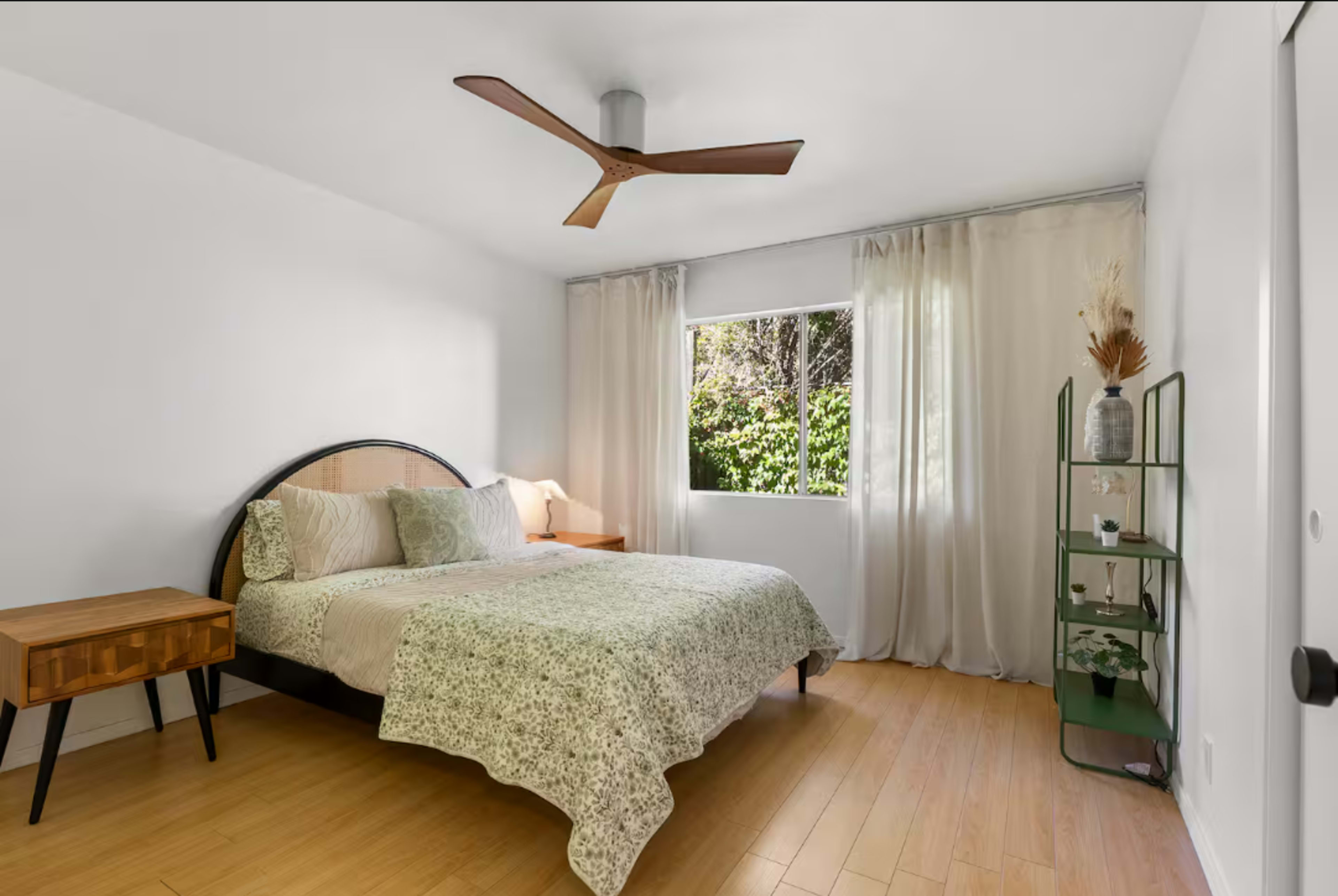 Cozy & Stylish Culver City Home – Bright, Welcoming Space in Prime Downtown Location Image in Carlson Park, Culver City, CA