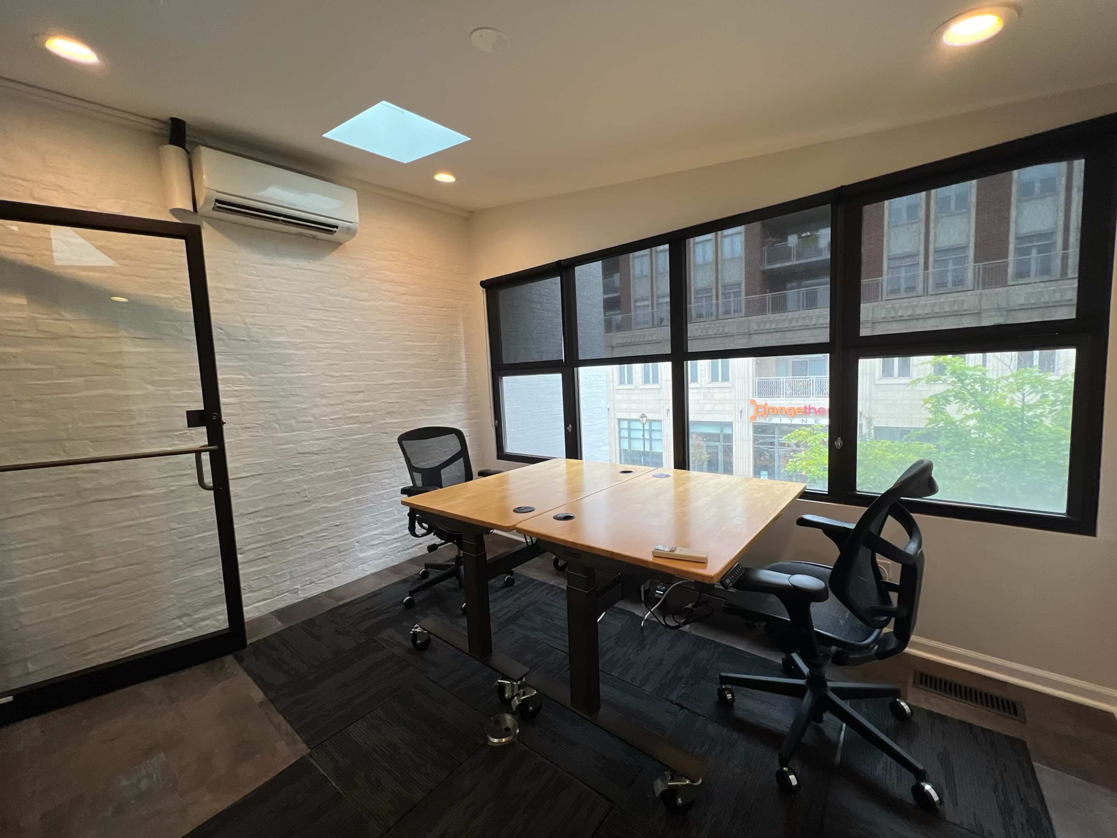 Full-Day Private Office in Contemporary Coworking Space Image in Maine Township, Park Ridge, IL
