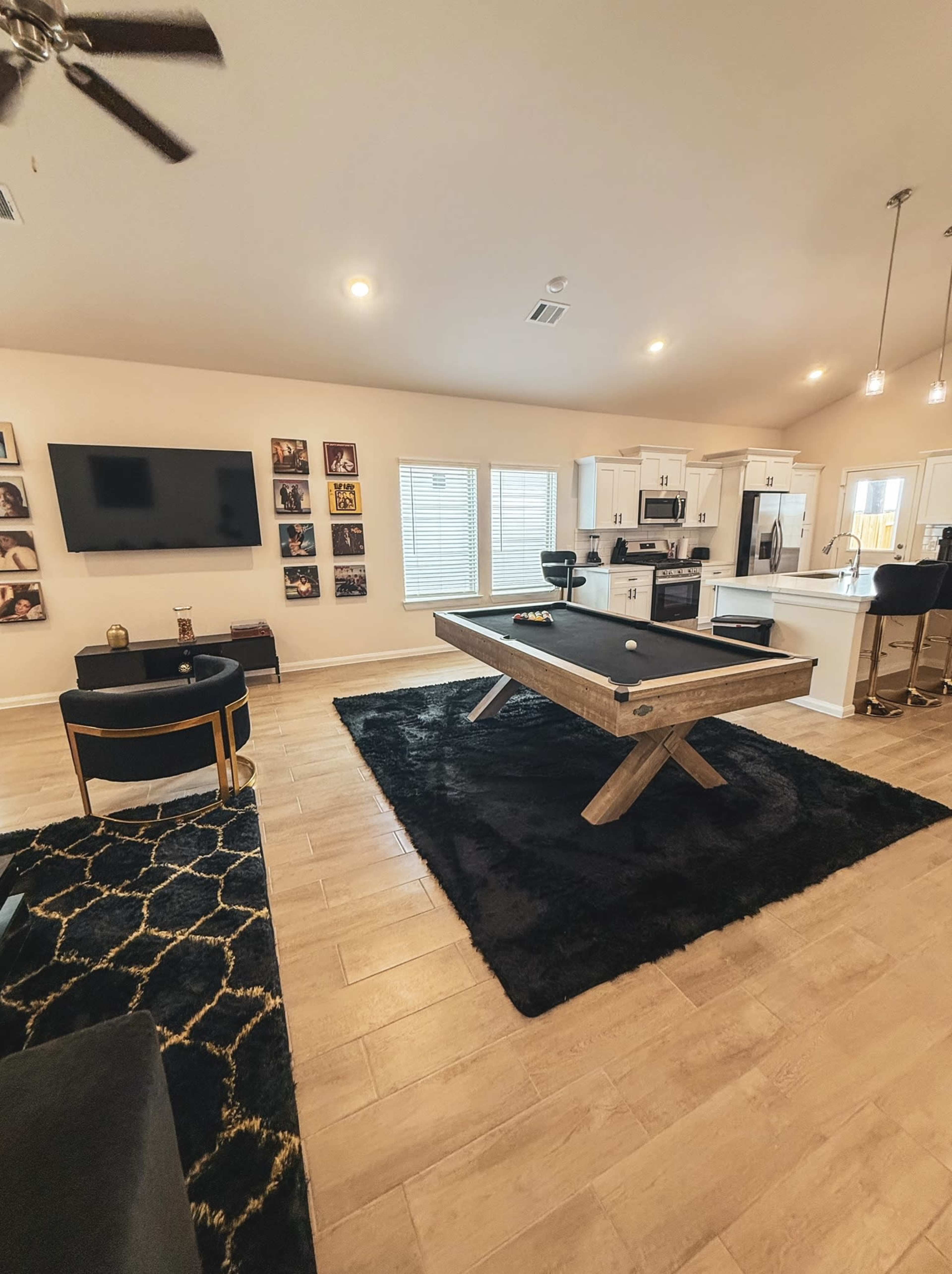 VIP Lounge- Luxe + Private Sauna Image in Cypress, Cypress, TX