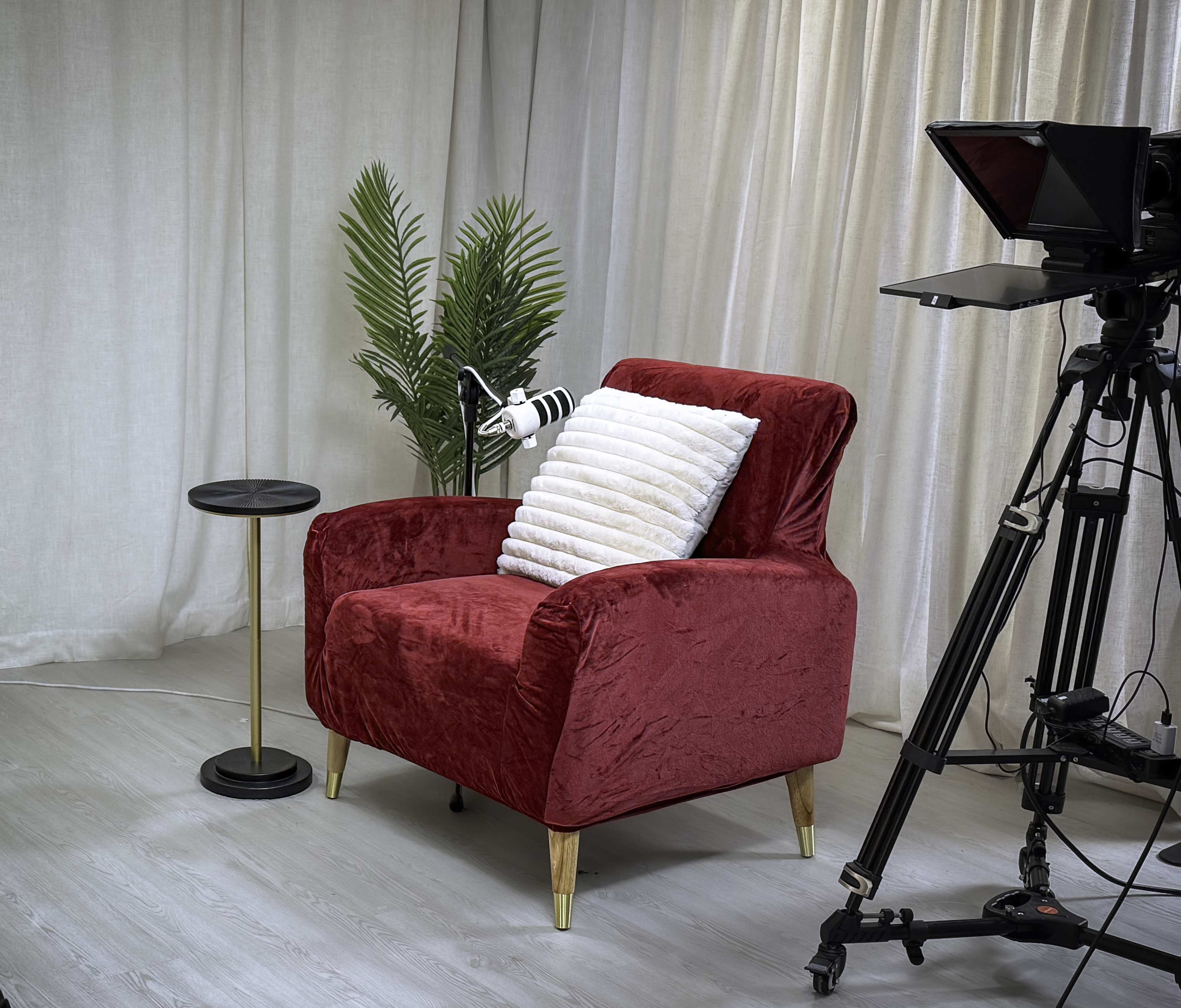 Professional Podcast & Video Studio – Multi-Set, Pro Cameras, Guided Setup Image in Doral, Doral, FL