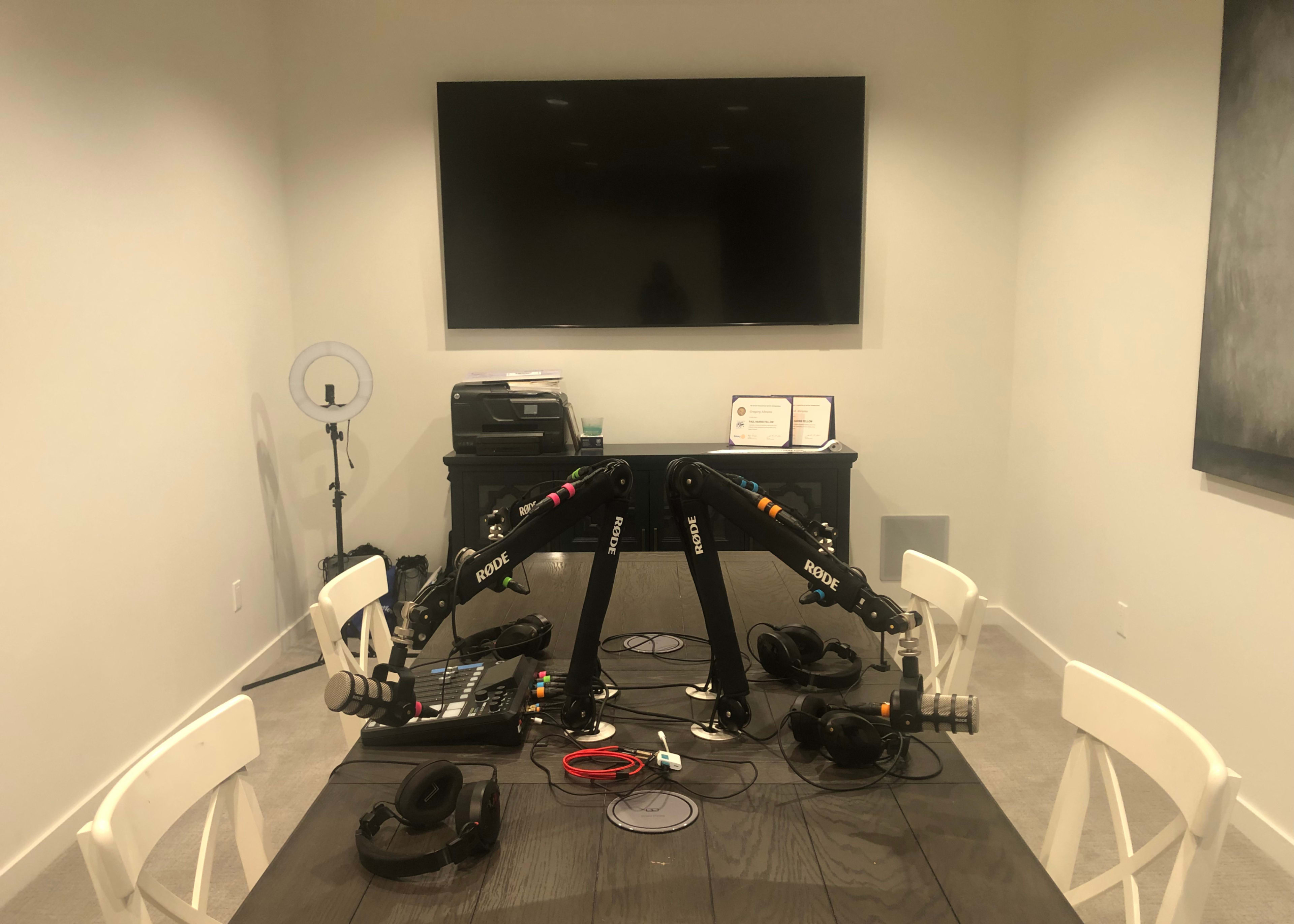 Bright and Clean Recording Studio Image in Ventura, Ventura, CA