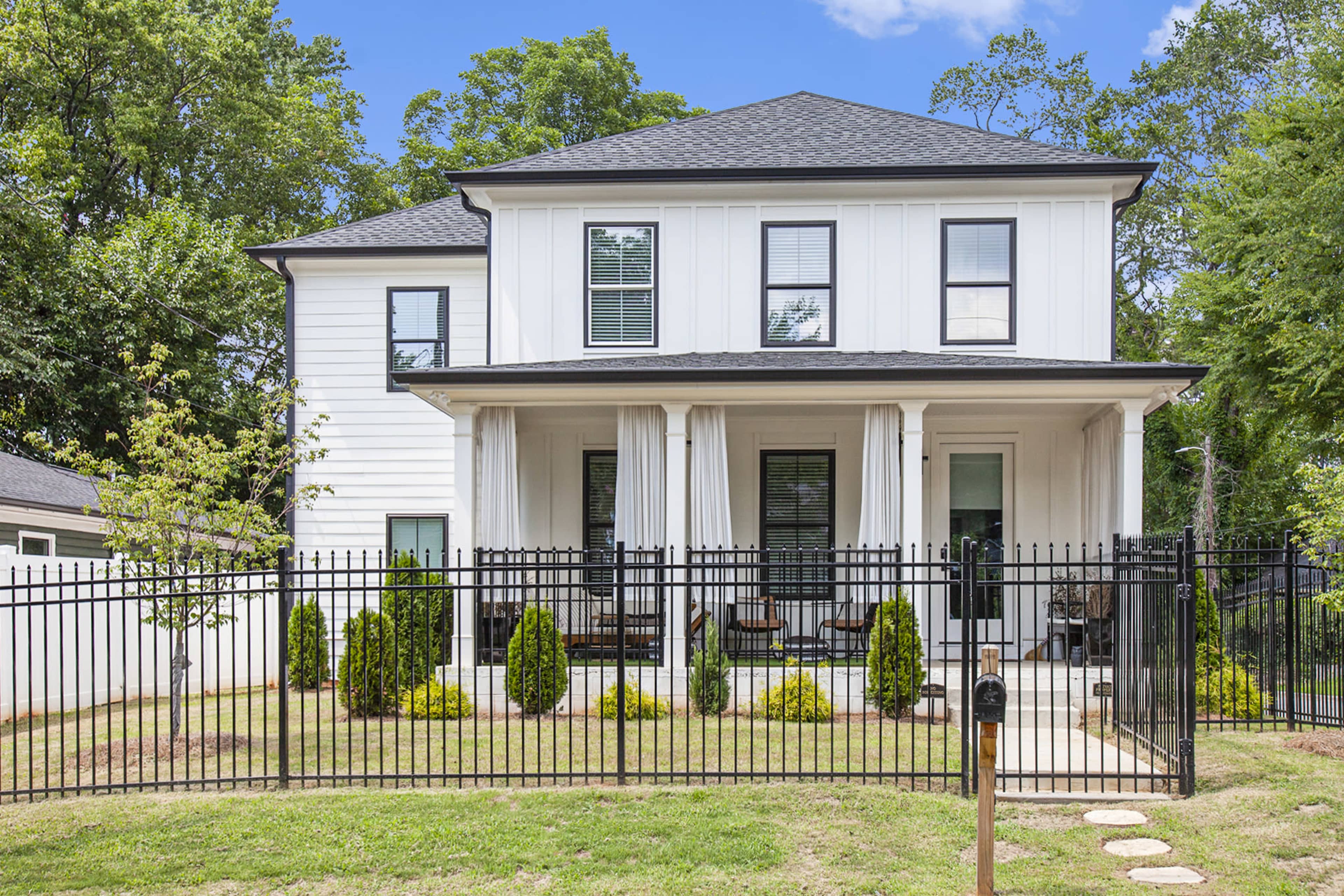The Heights Compound Near Mercedes Benz Stadium Image in Ashview Heights, Atlanta, GA