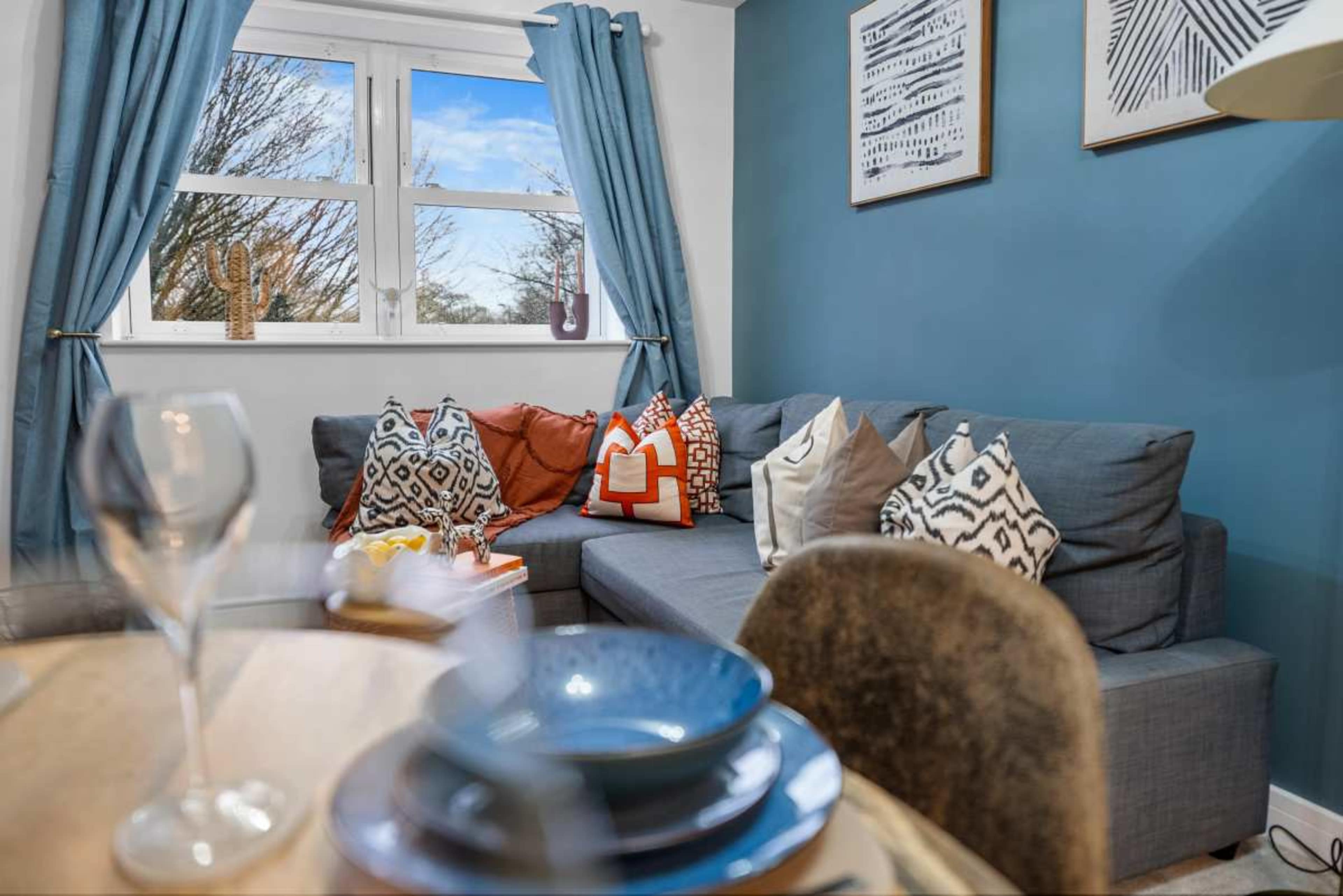 Dawson View, 1-BR Cosy & Stylish Flat Image in The Polygon, Southampto, ENG