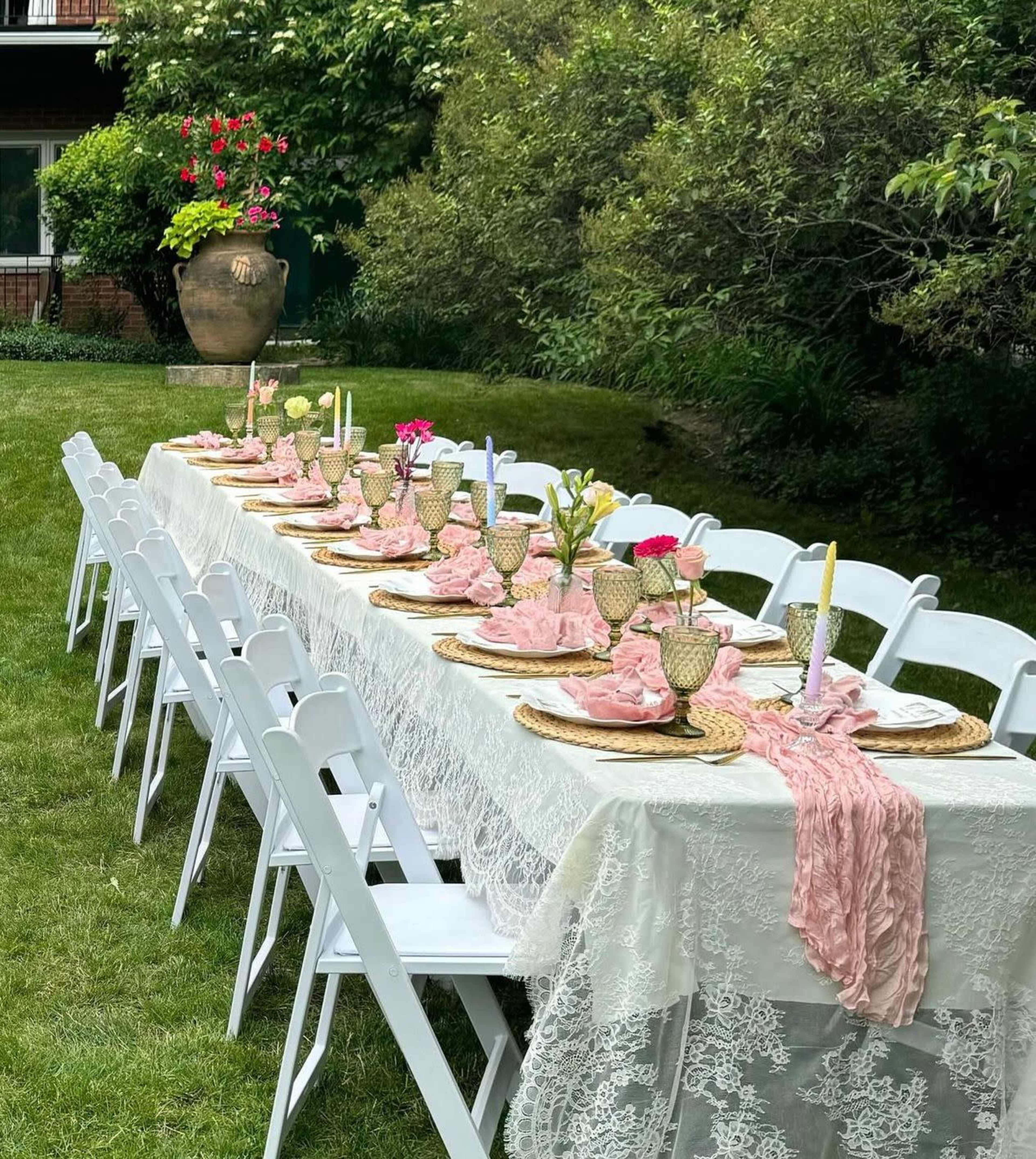 Oasis Retreat - Salt Water Pool & Tennis Image in Humber Heights-Westmount, Etobicoke, ON