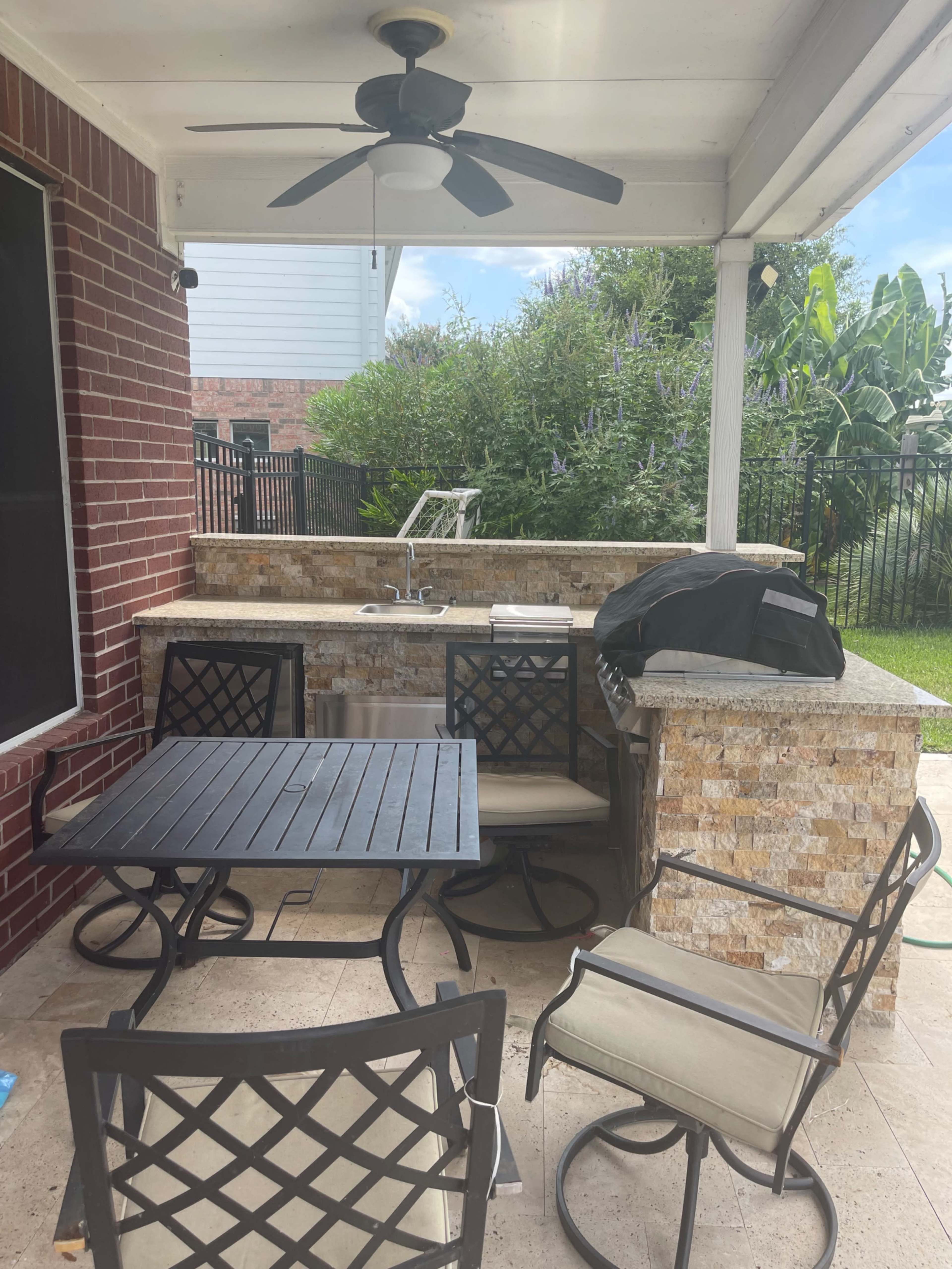 Private Heated Pool with Lake View & Outdoor Kitchen Image in League City, League city, TX