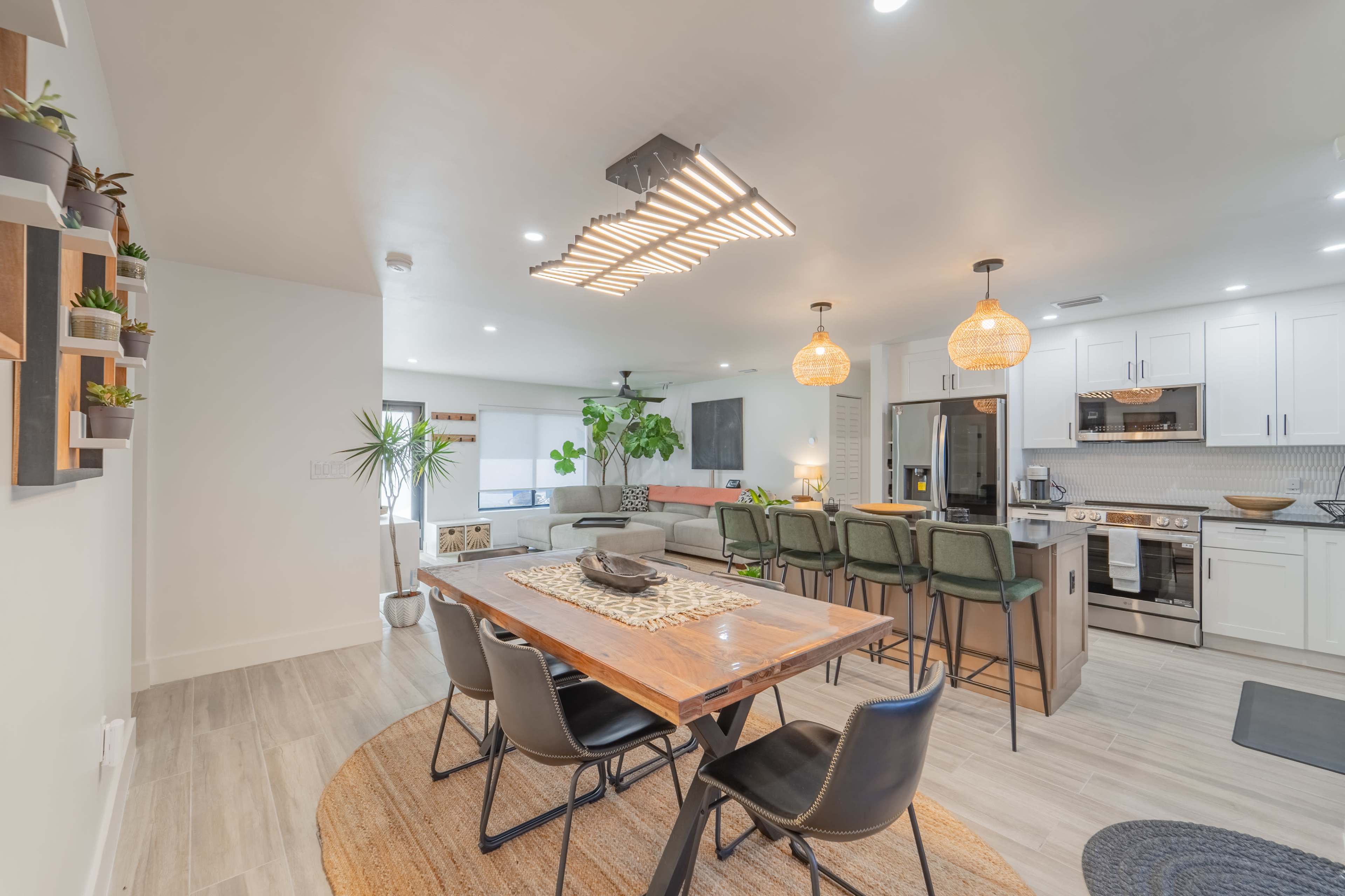 Modern House with Amazing Pool & Canal Views Image in Oakland Park, Oakland Park, FL