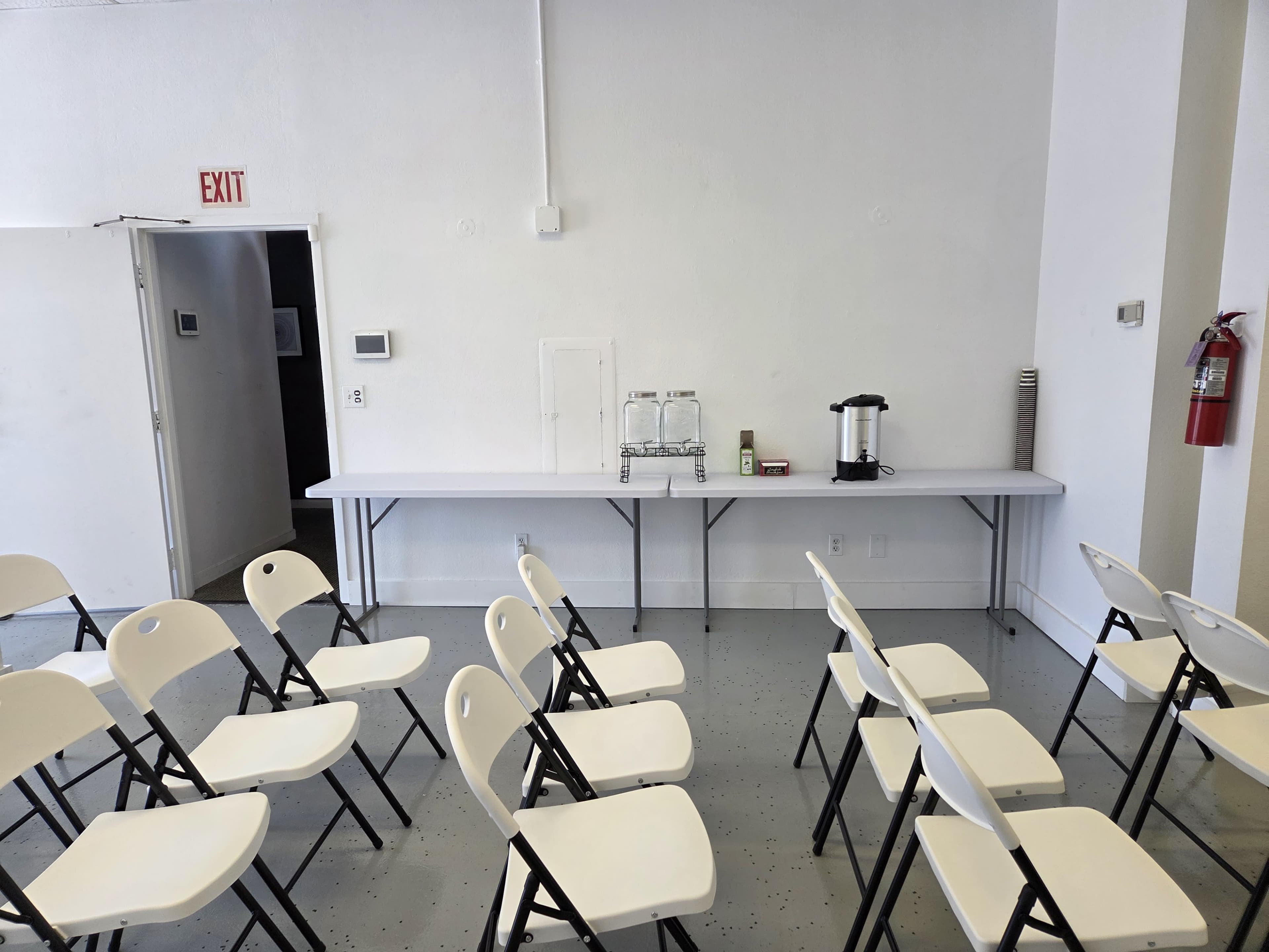 Beautiful, Large, Clean Space with 100" 4K TV & Wireless Mics (Seats up to 70) Image in SoMa, San Francisco, CA