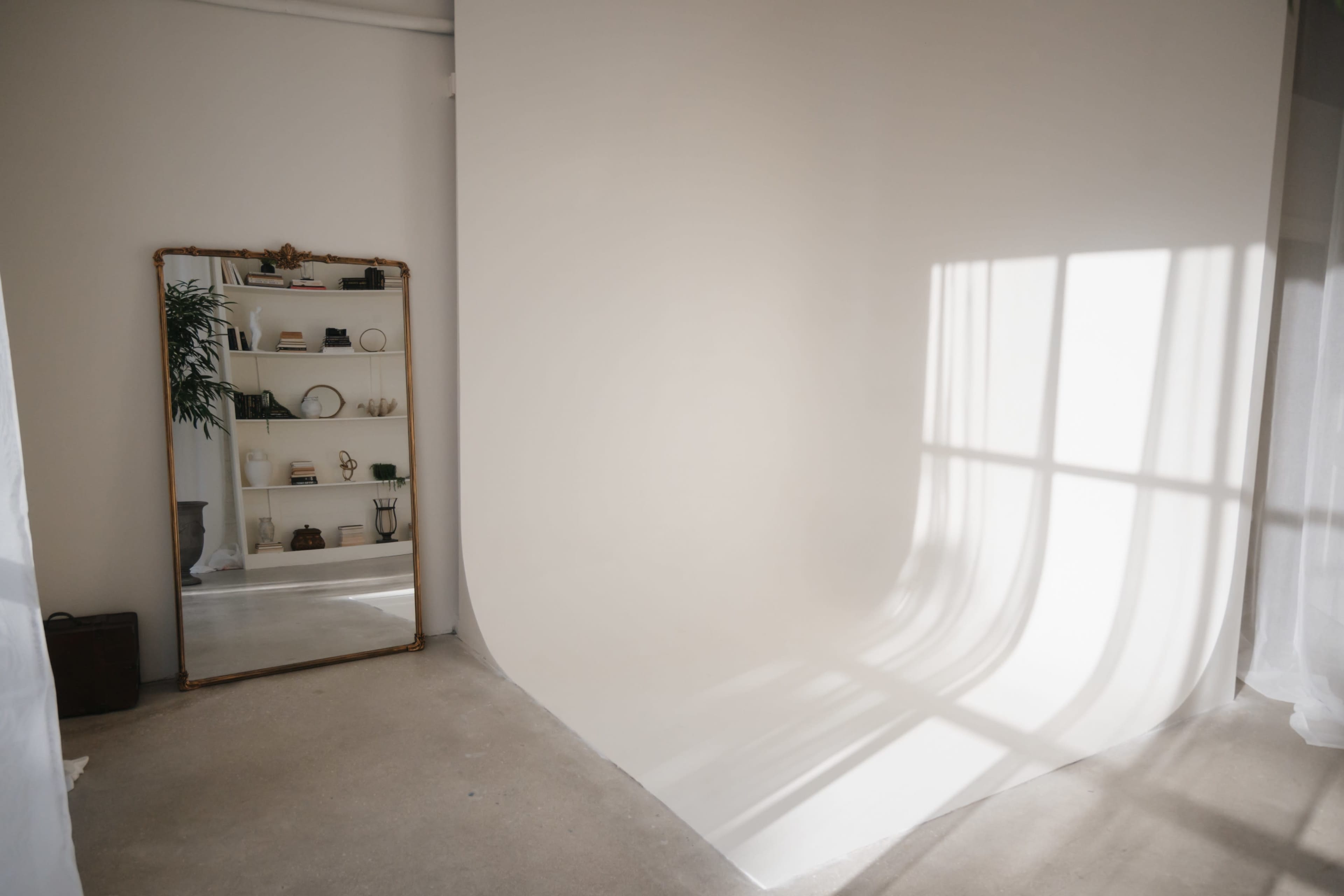 Timeless, Light-Filled Studio Perfect for Creatives & Photographers Image in Fort Pierce, fort pierce, FL
