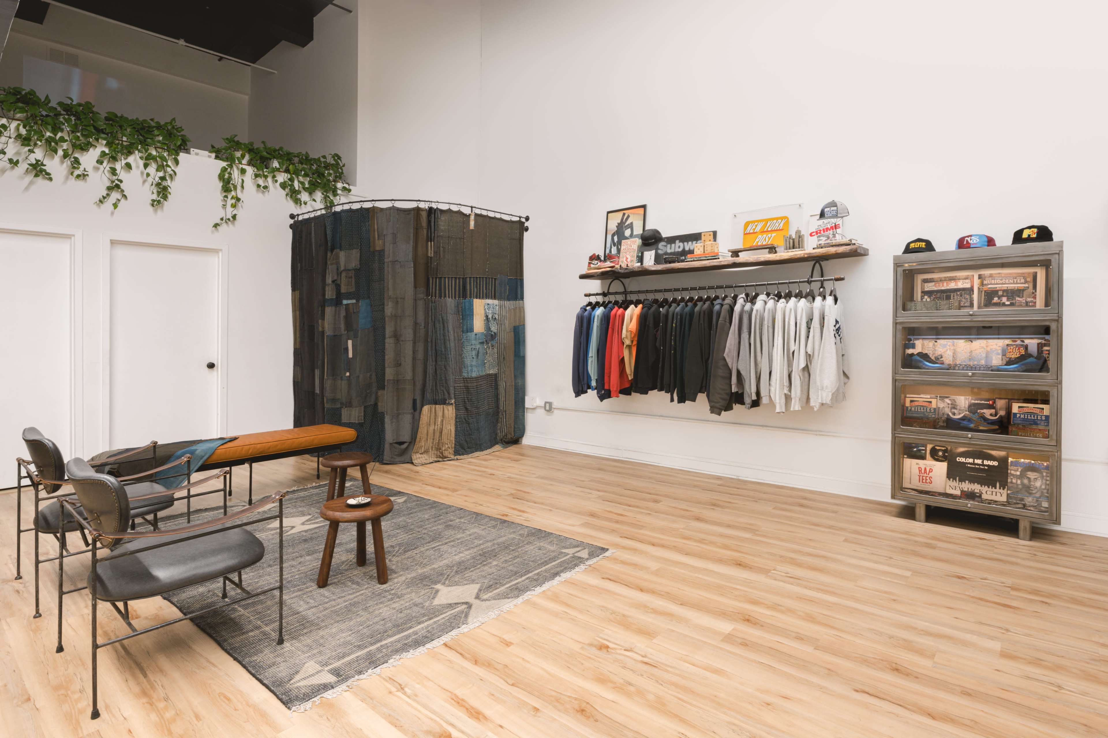 Spacious, customizable storefront in the heart of the Garment District Image in Midtown Manhattan, New York, NY