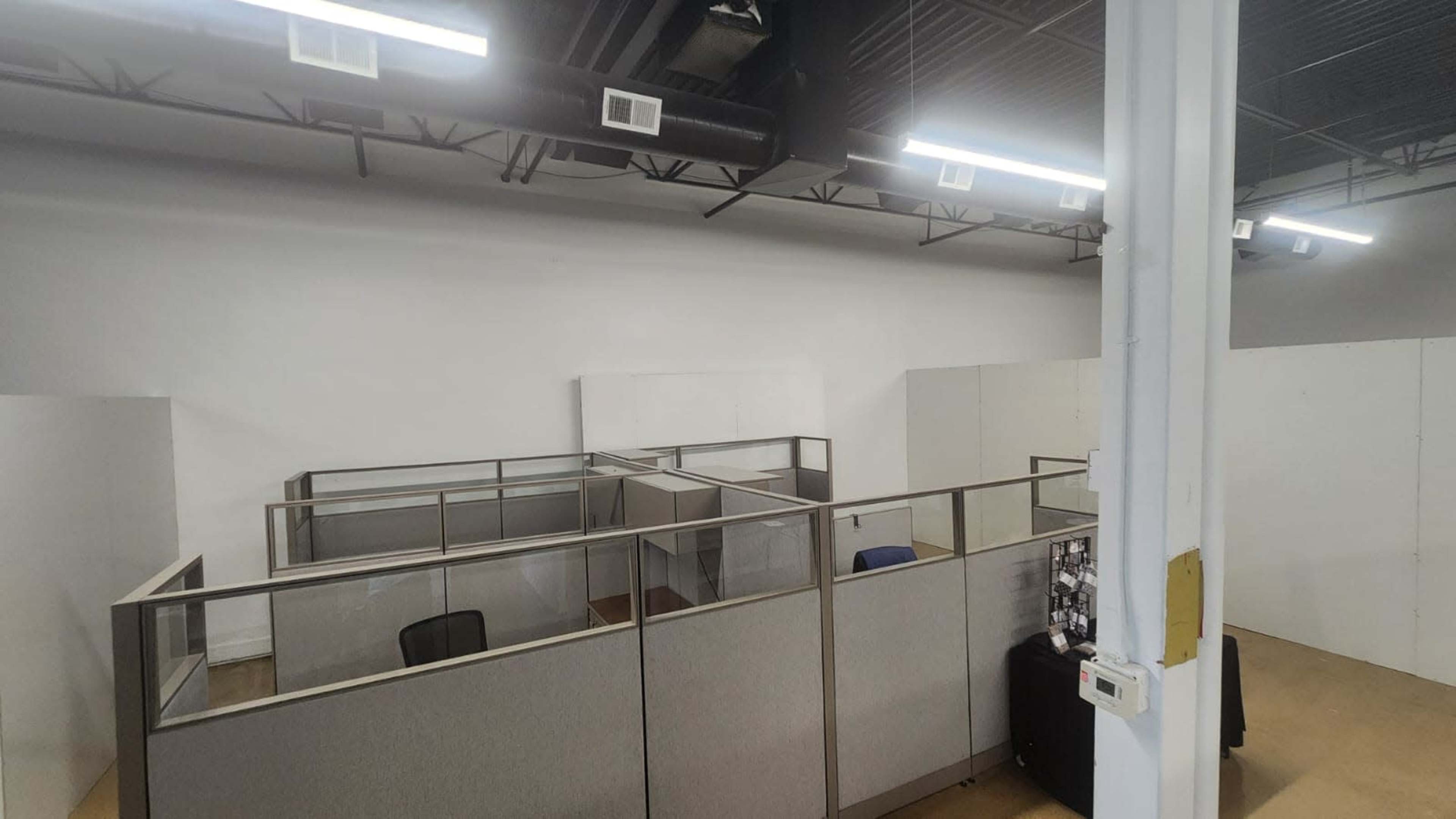 Versatile Business Space for Work, Meetings & Showcasing Products Image in Du Page Township, Bolingbrook, IL