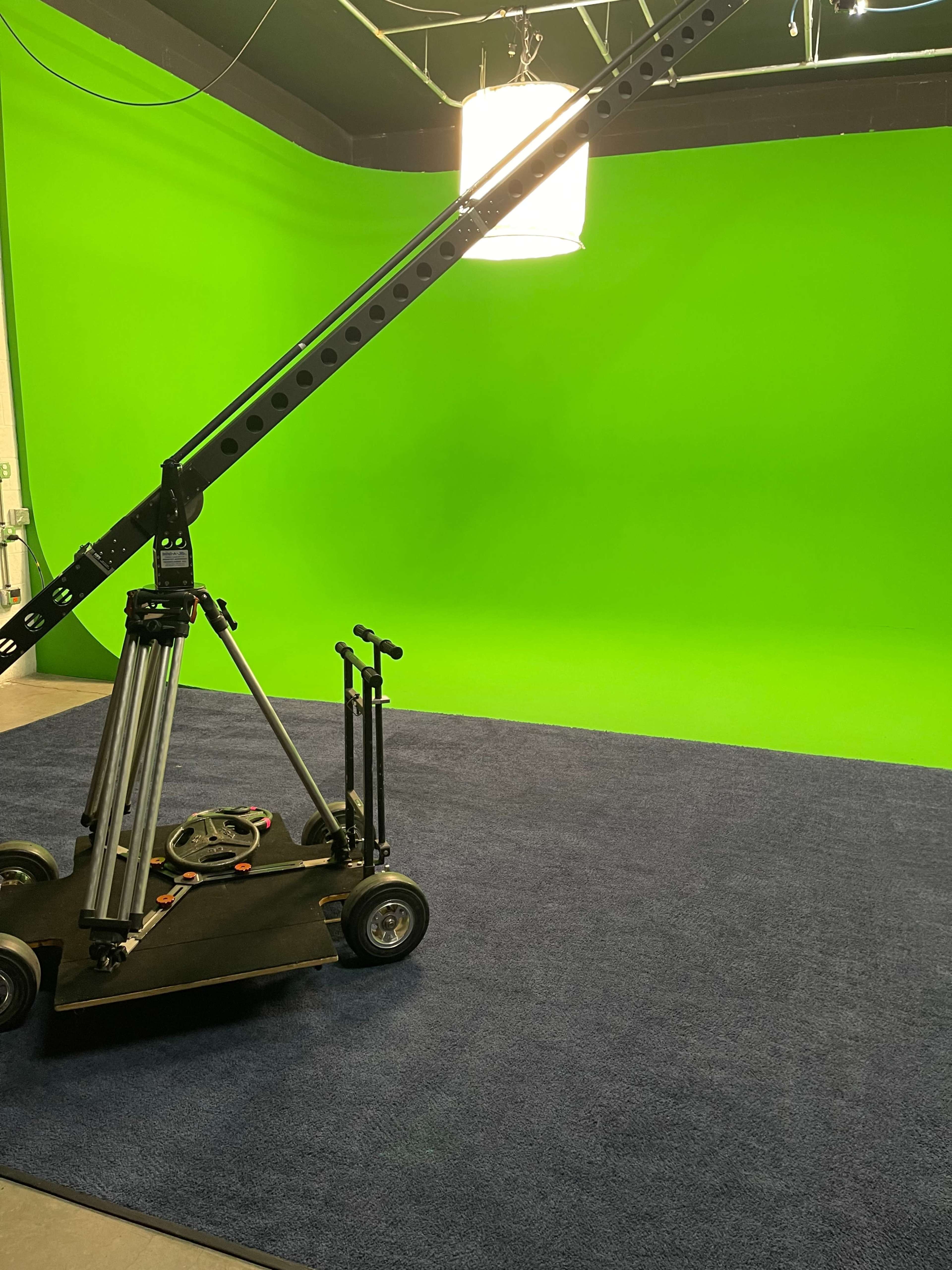 4,000 sqft Professional Video Studio with Green Screen & Green Cycloramic Screen. Image in Camelback East Village, Phoenix, AZ