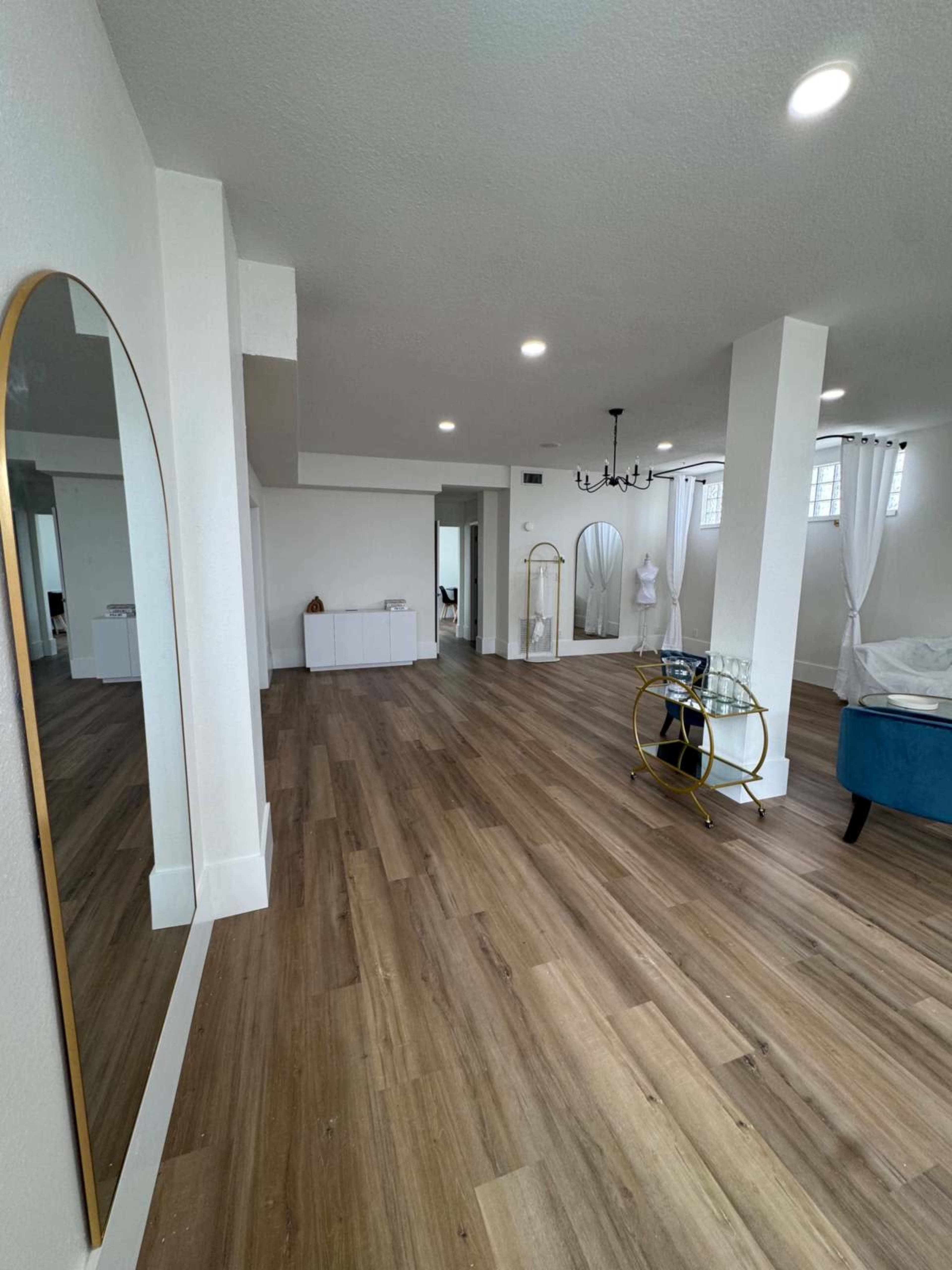 Timeless White Brick Studio Image in Winter Park, Winter Park, FL