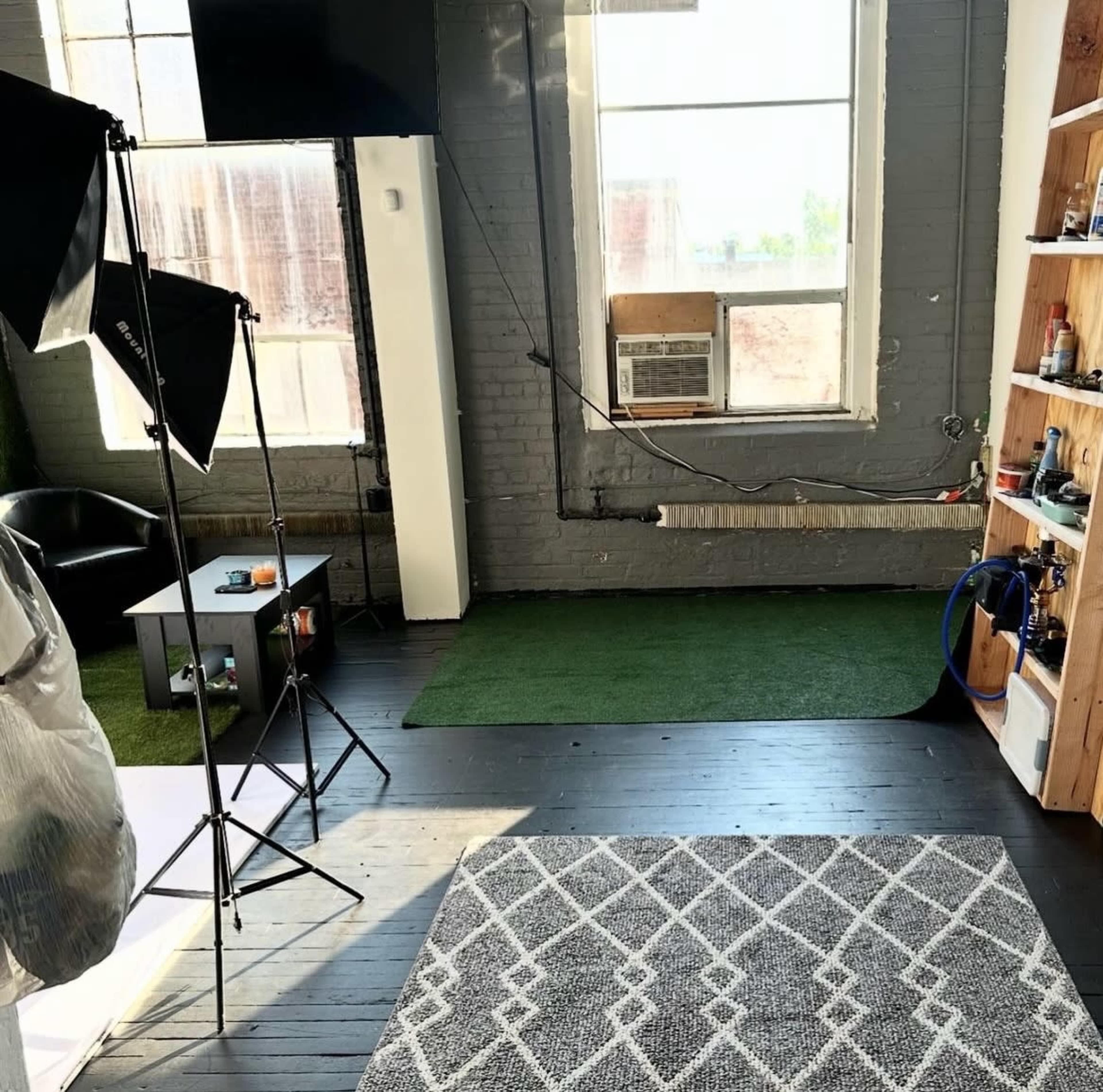 Secluded loft photography/videography studio. Multi unit in one. Image in East End, Bridgeport, CT