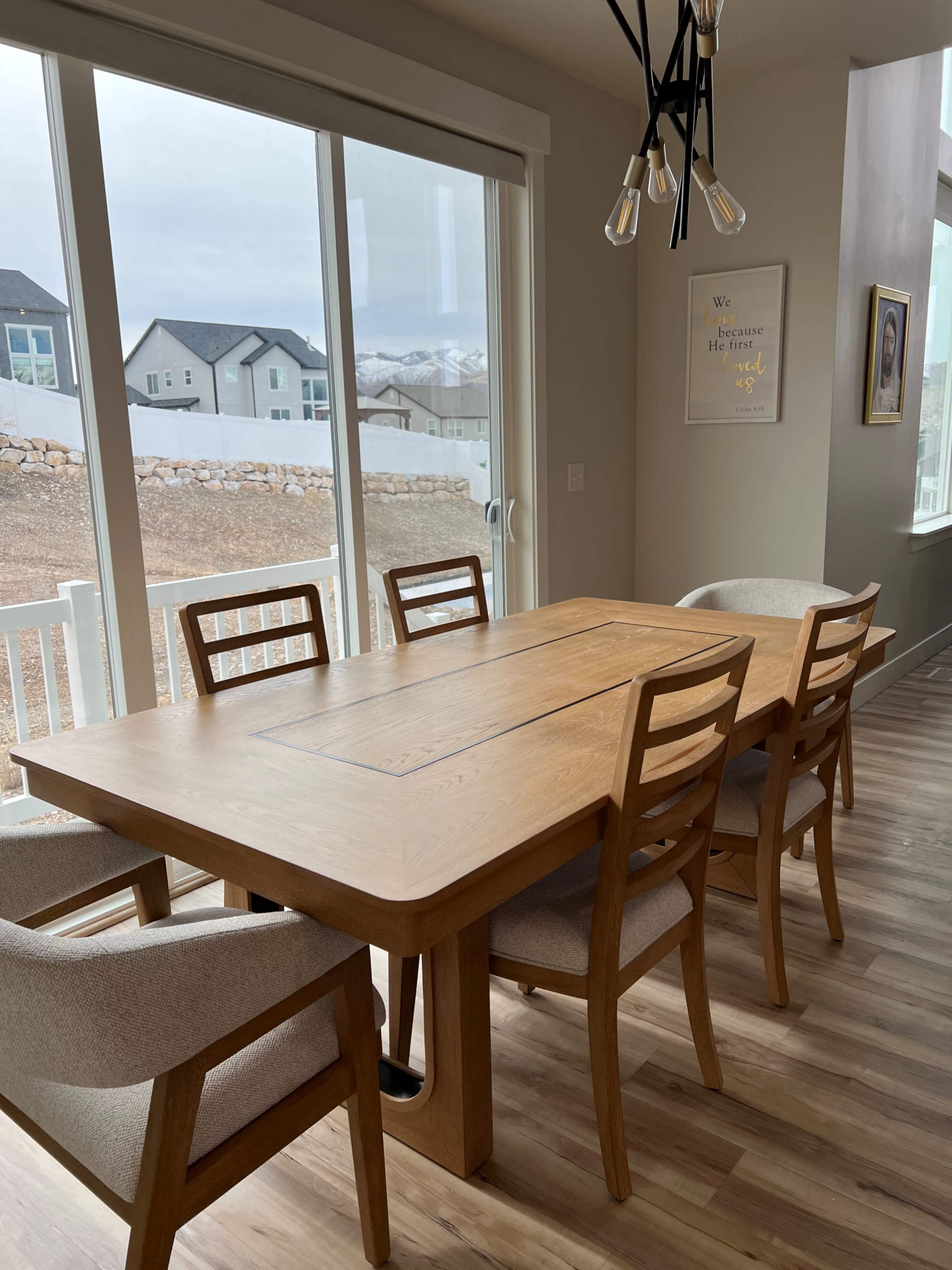 Beautiful Natural Light Modern Home Image in Saratoga Springs, Saratoga Springs, UT