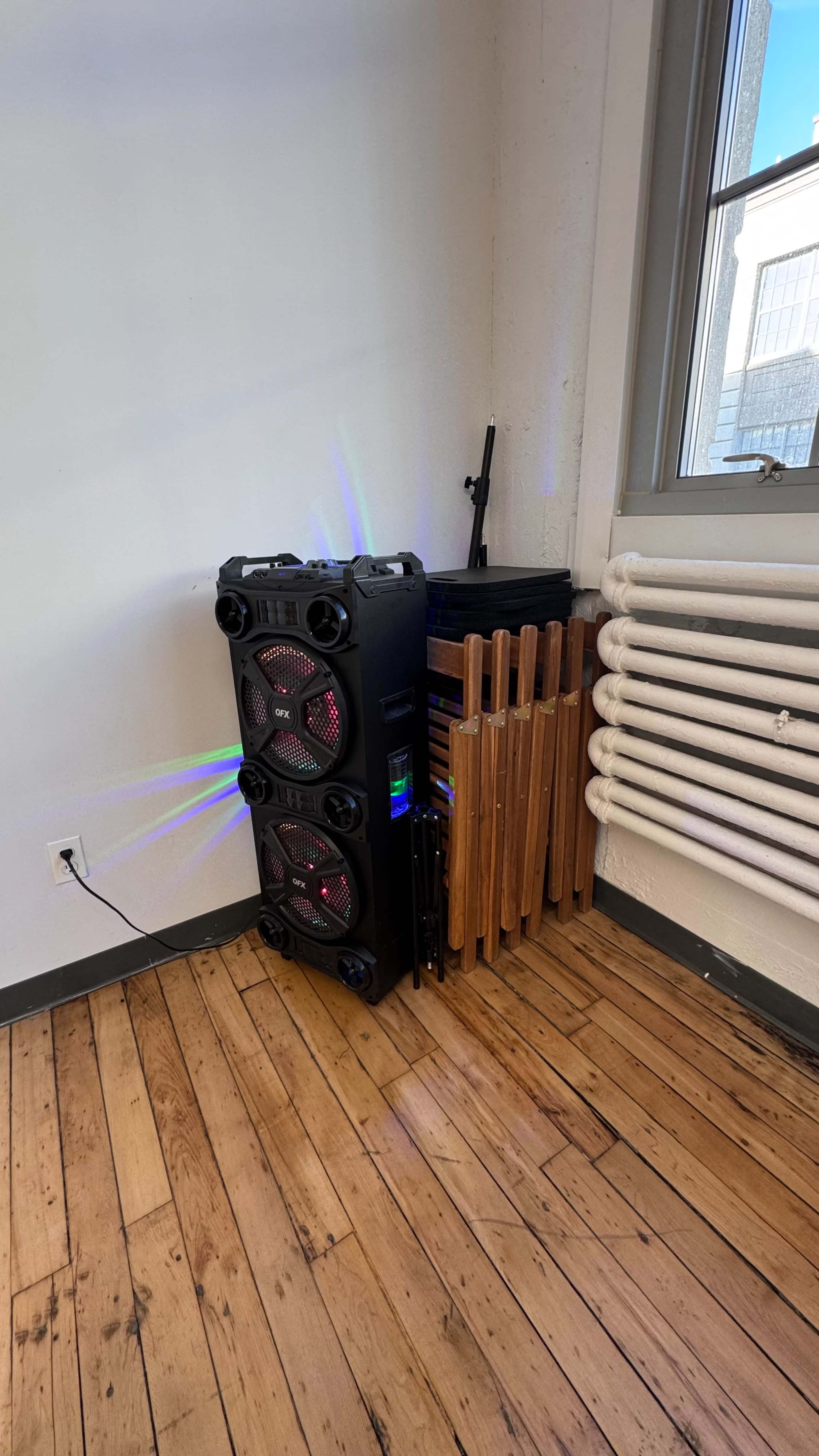 Bright Industrial studio with wood floors & photography Equipment in Downtown Brooklyn. loft, studio, dance hall Image in Sunset Park, Brooklyn, NY