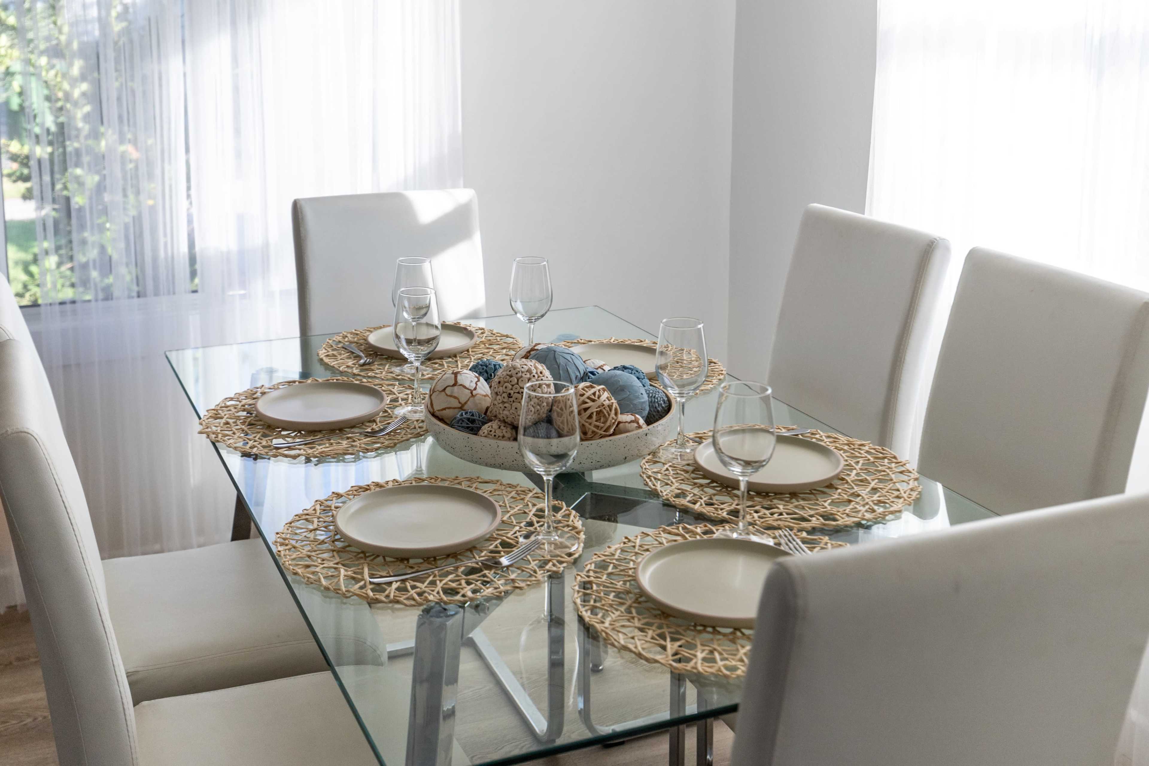 Versatile space with POOL-JACUZZI for Filming & Meetings Near Burbank Image in North Hollywood, Los Angeles, CA