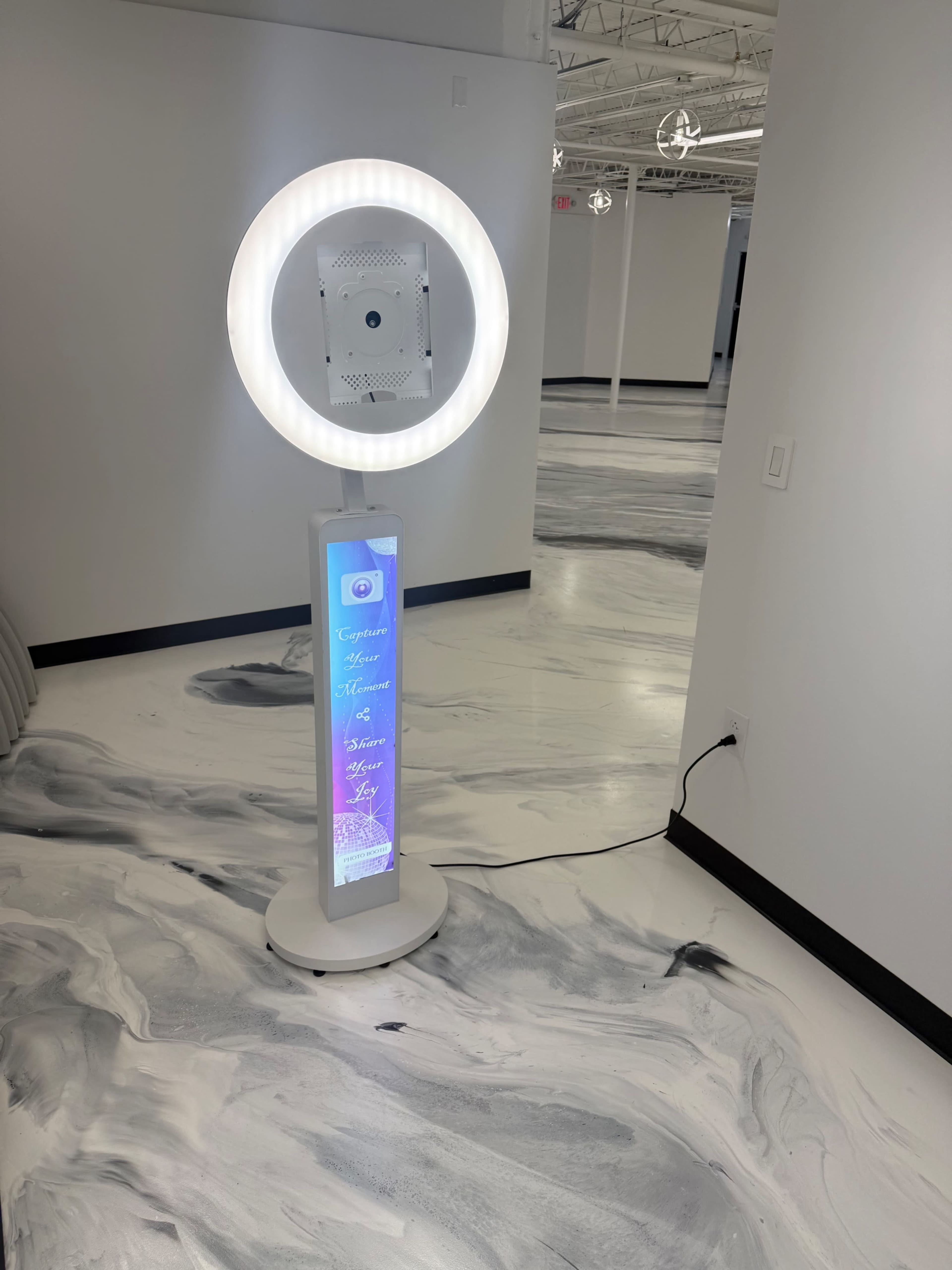 All White Canvas Image in Wethersfield, Wethersfield, CT