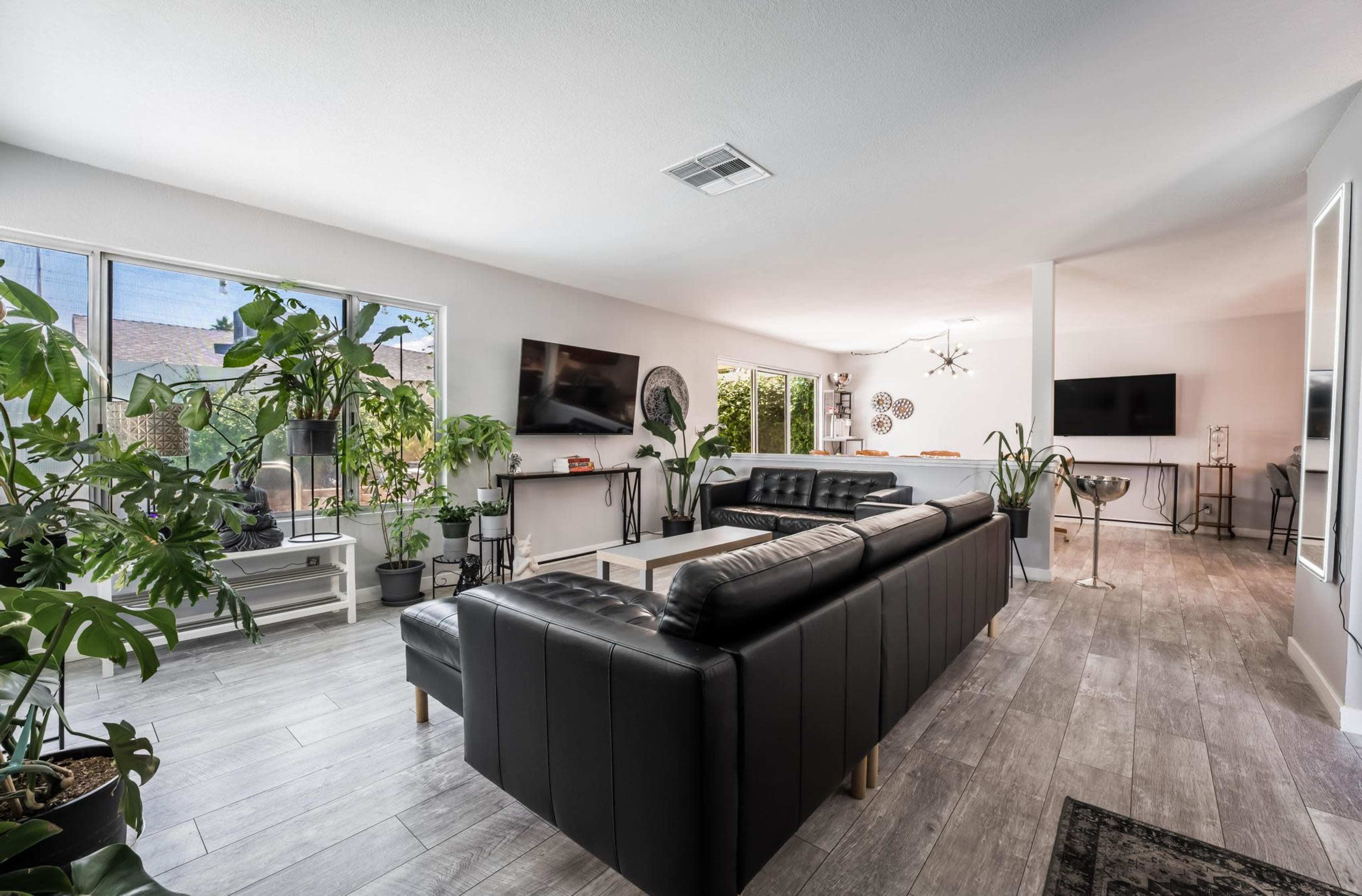 Spacious Remodeled Modern Home with Pool & Hot tub Image in Spring Valley, Las Vegas, NV