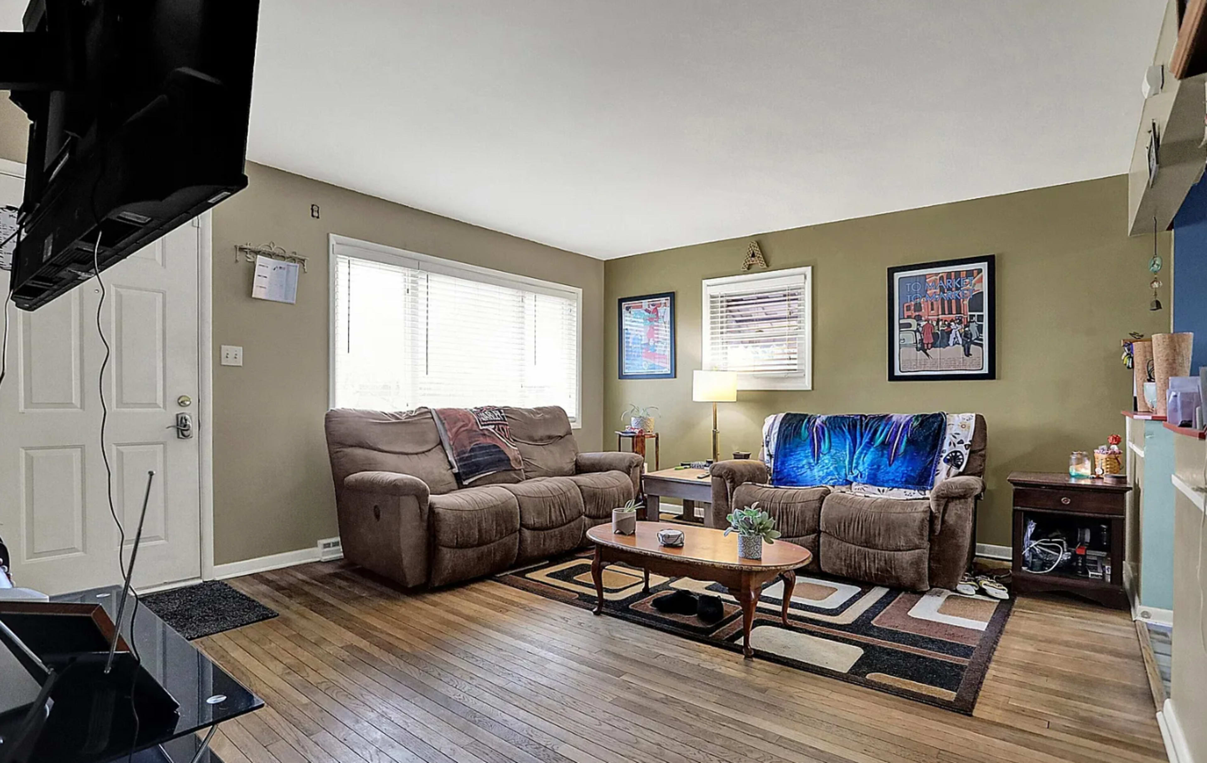 Indy 500 House w/ Pergola & Fireplace Image in Speedway, Indianapolis, IN