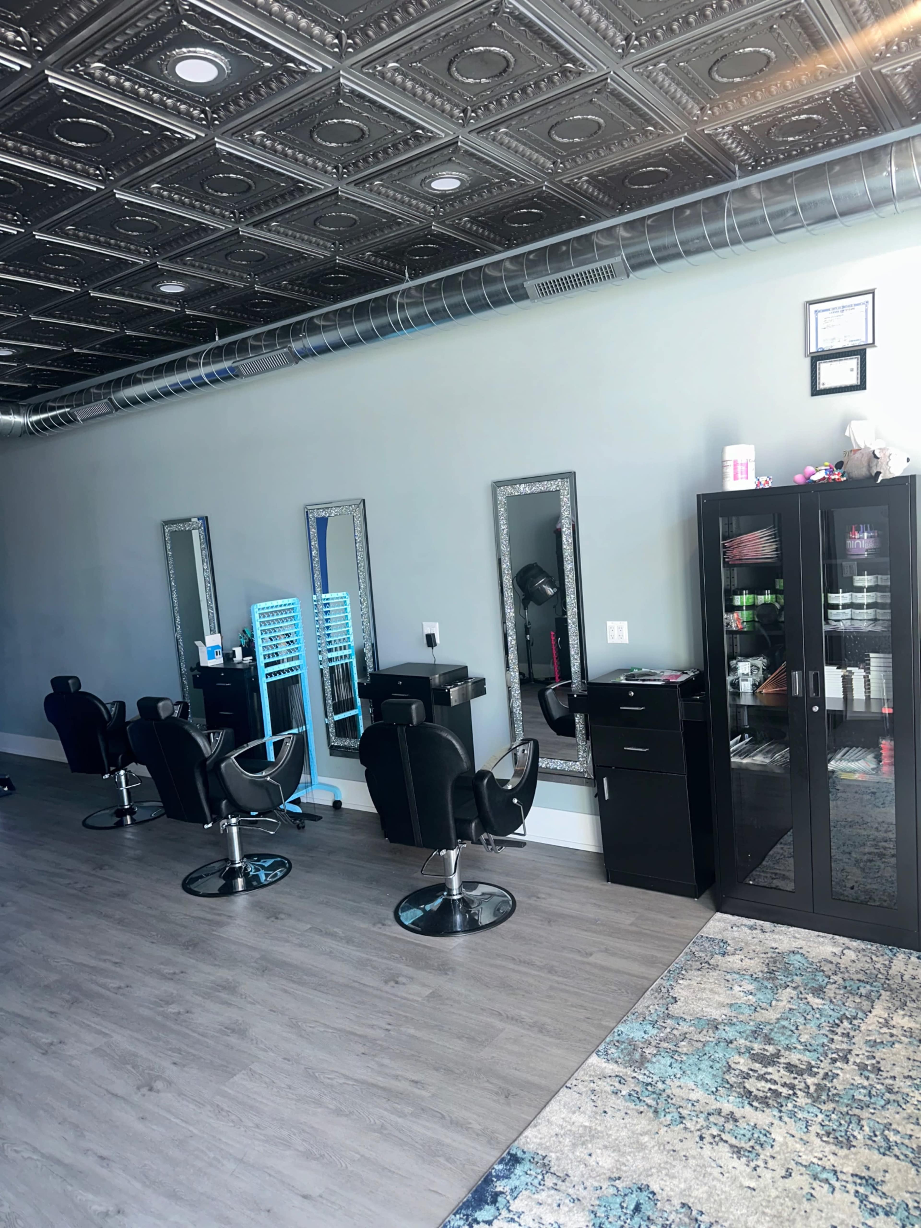 Rogers park elegant salon Image in Rogers Park, Chicago, IL
