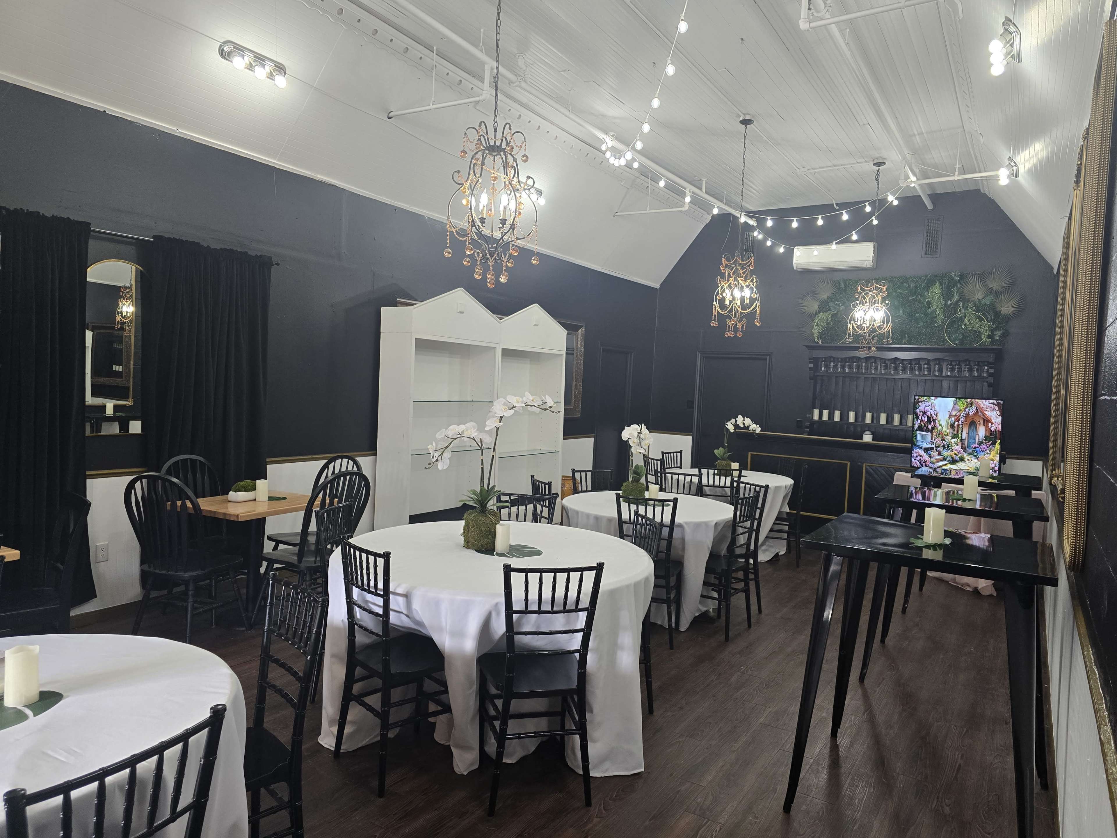 Unique cottage space within a boutique right across from the Main Street gazebo in historic Grapevine TX! Image in Grapevine, Grapevine, TX
