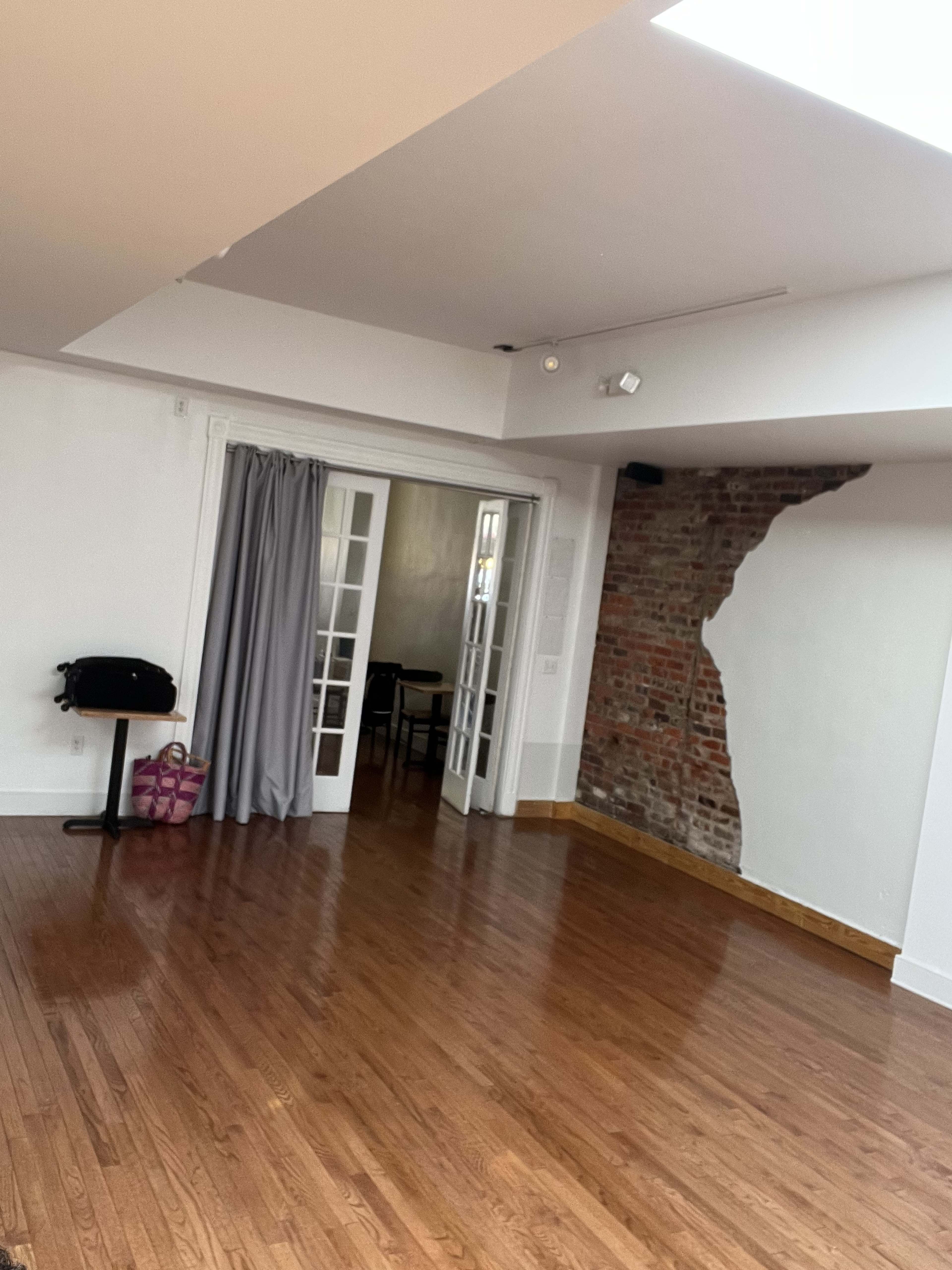 Downtown blank canvas (natural light) studio and/or event and/or meeting and/ or dance studio  space Image in Downtown, Richmond, VA