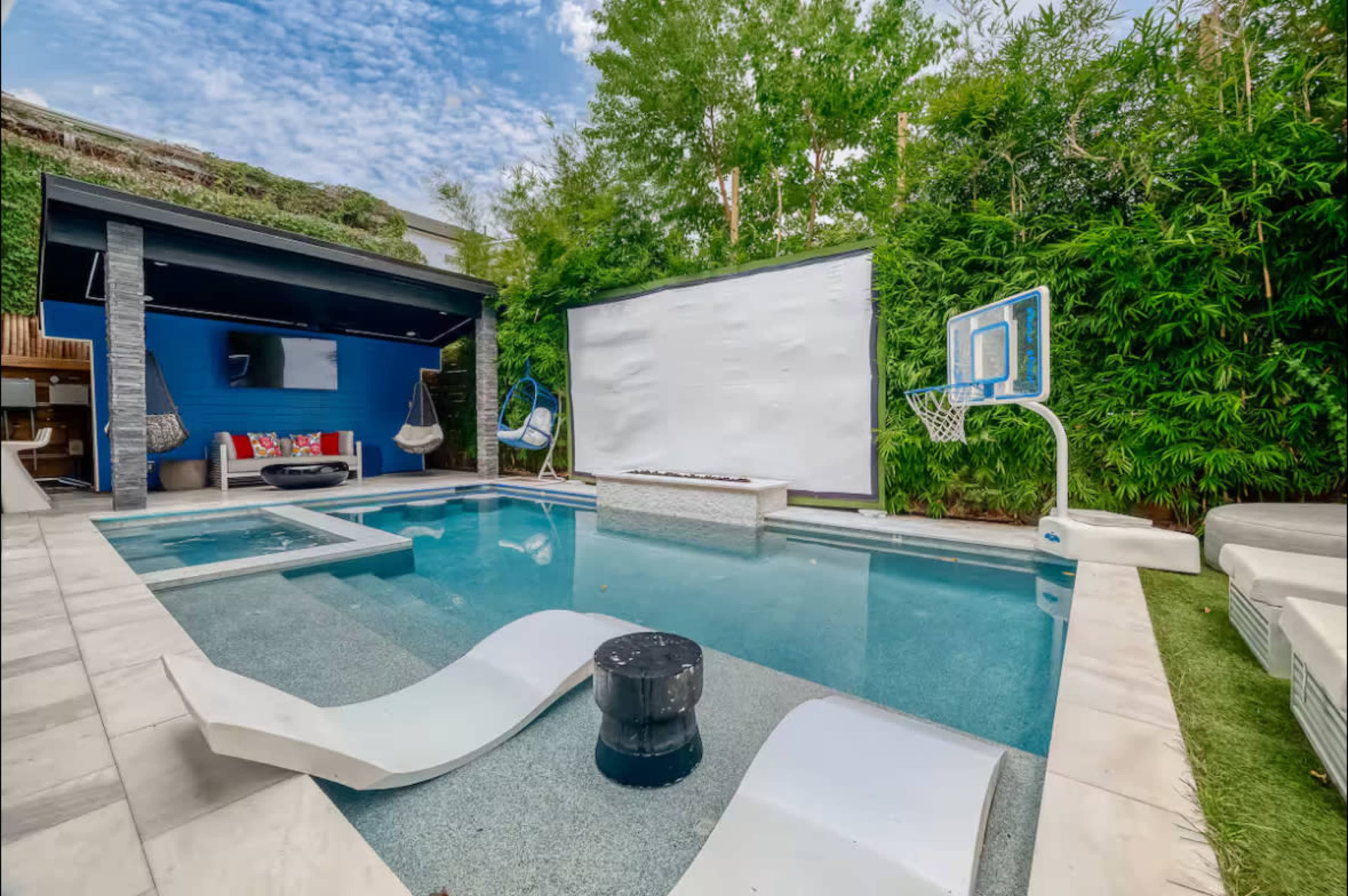 Luxury Pool Villa on Montrose Image in Hyde Park, Houston, TX