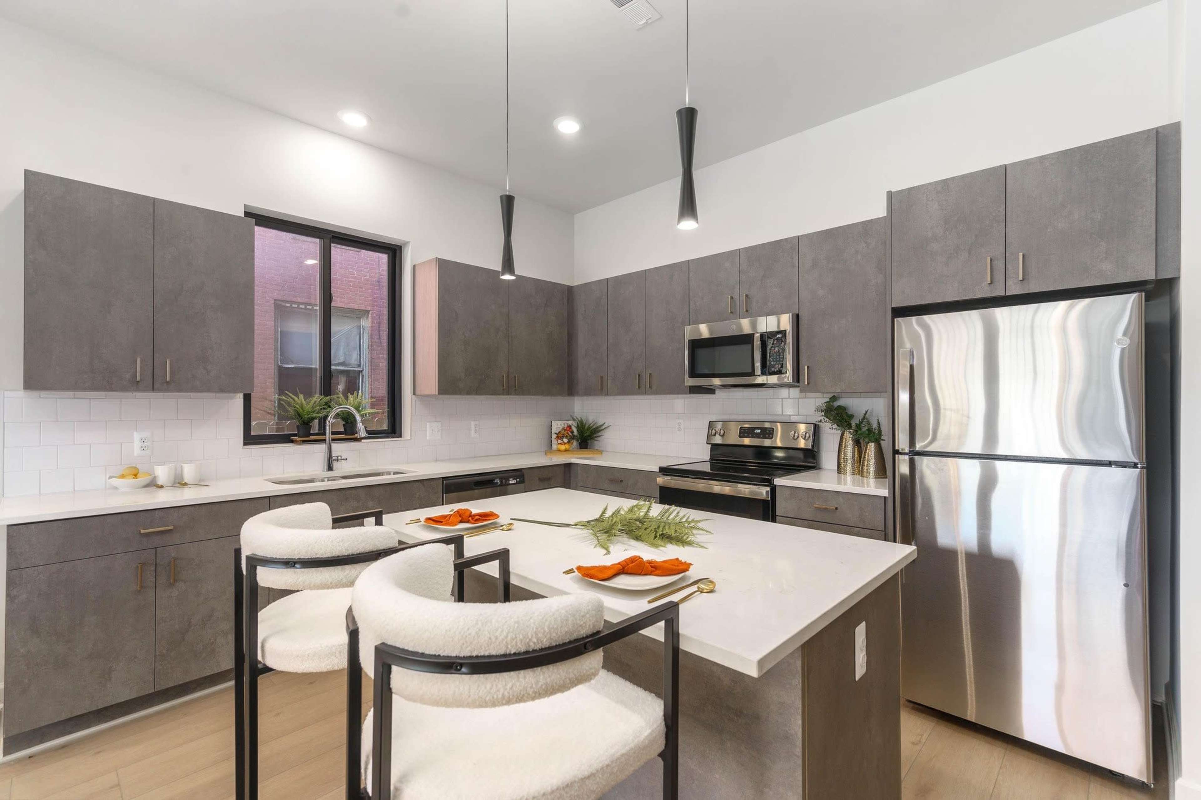 Mins Away from LCA Downtown Detroit Modern Designed Apartment Image in Woodbridge, Detroit, MI