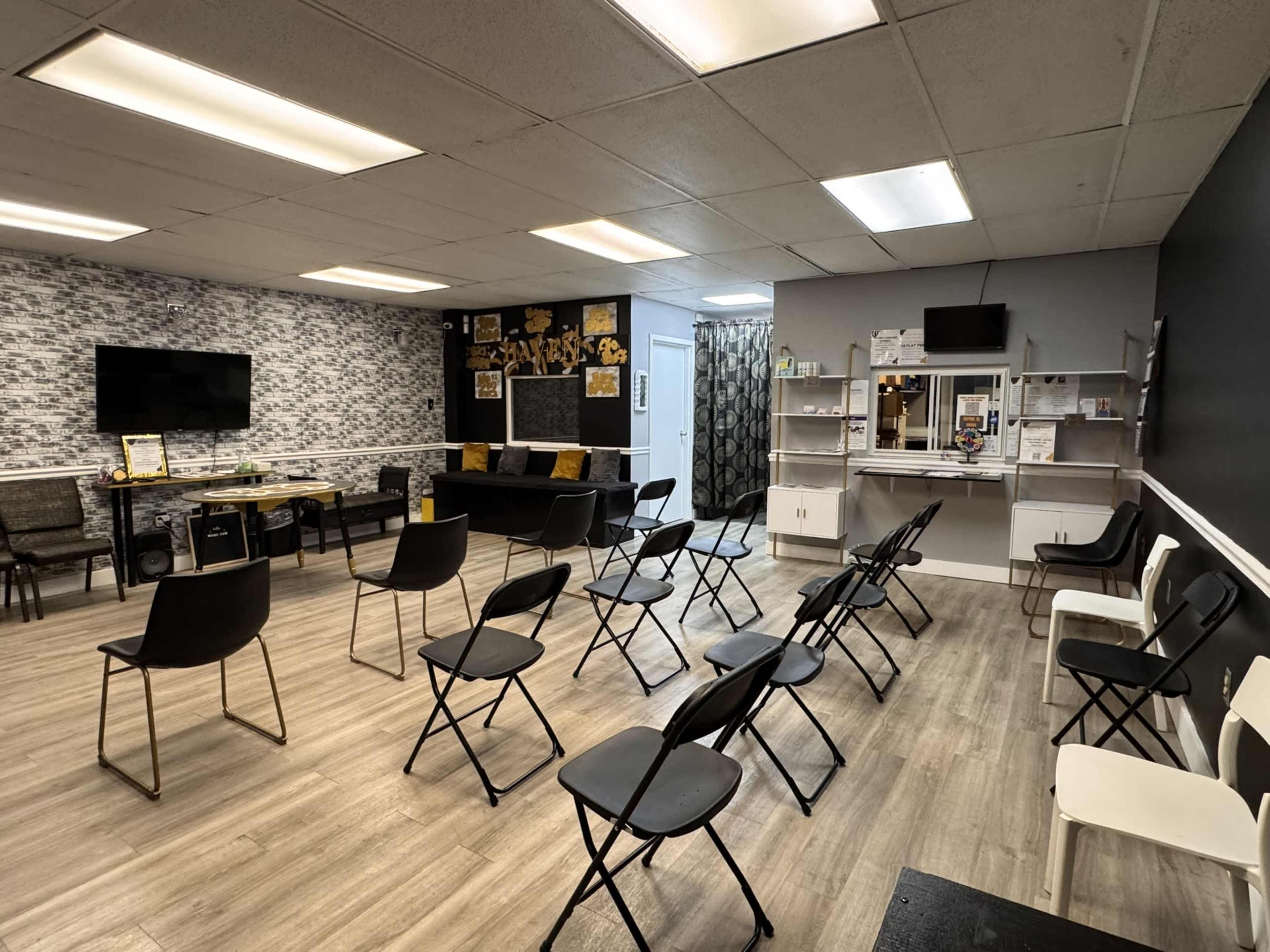 Affordable & Chic Workshop/Intimate Event Space in the Heart of Whitehaven Image in Whitehaven, Memphis, TN