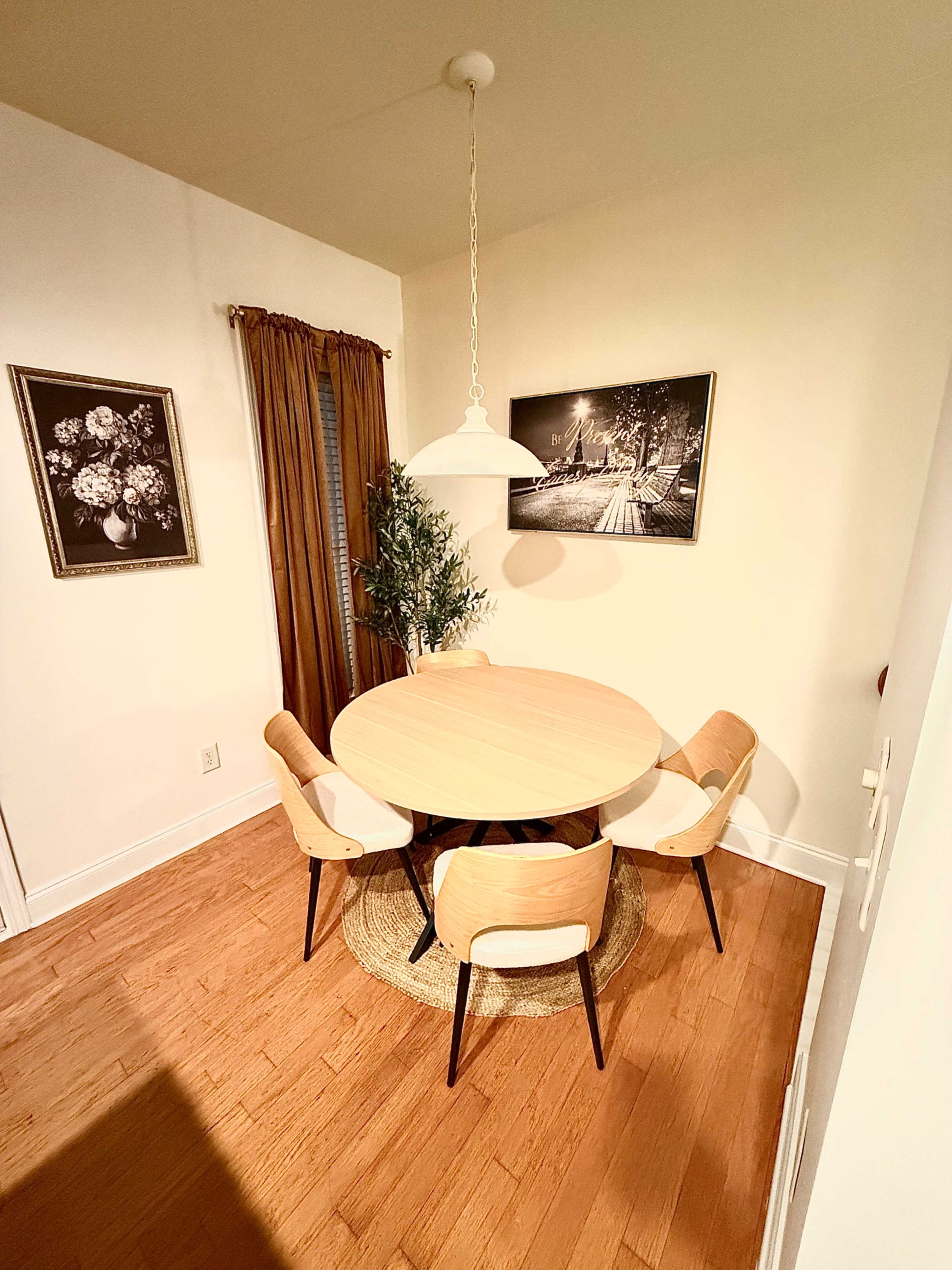 Community vibe / Cozy gathering space Image in Midtown, Atlanta, GA