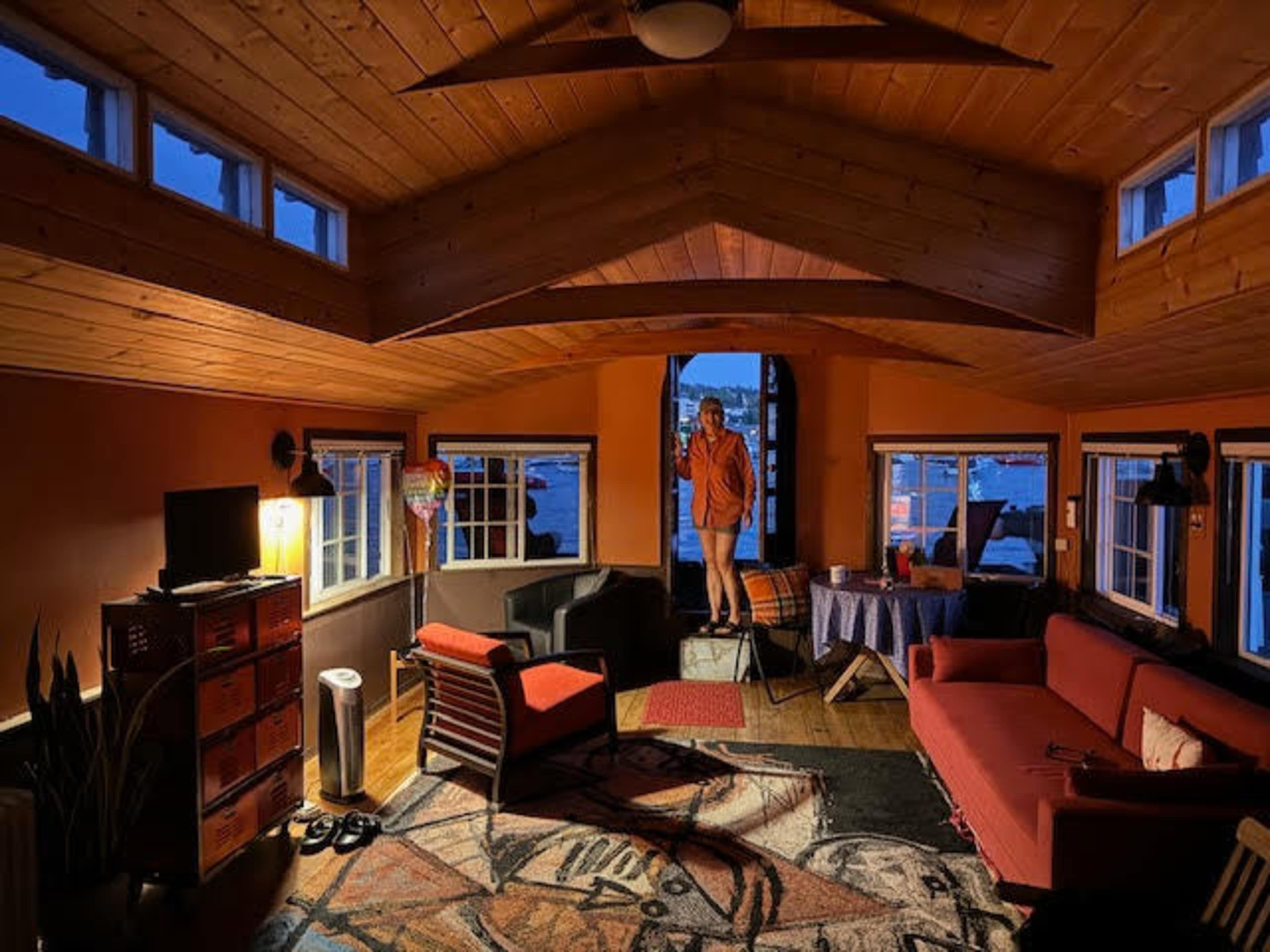 Rustic Cozy Retreat on Seattle's North Lake Union Image in Northlake, Seattle, WA