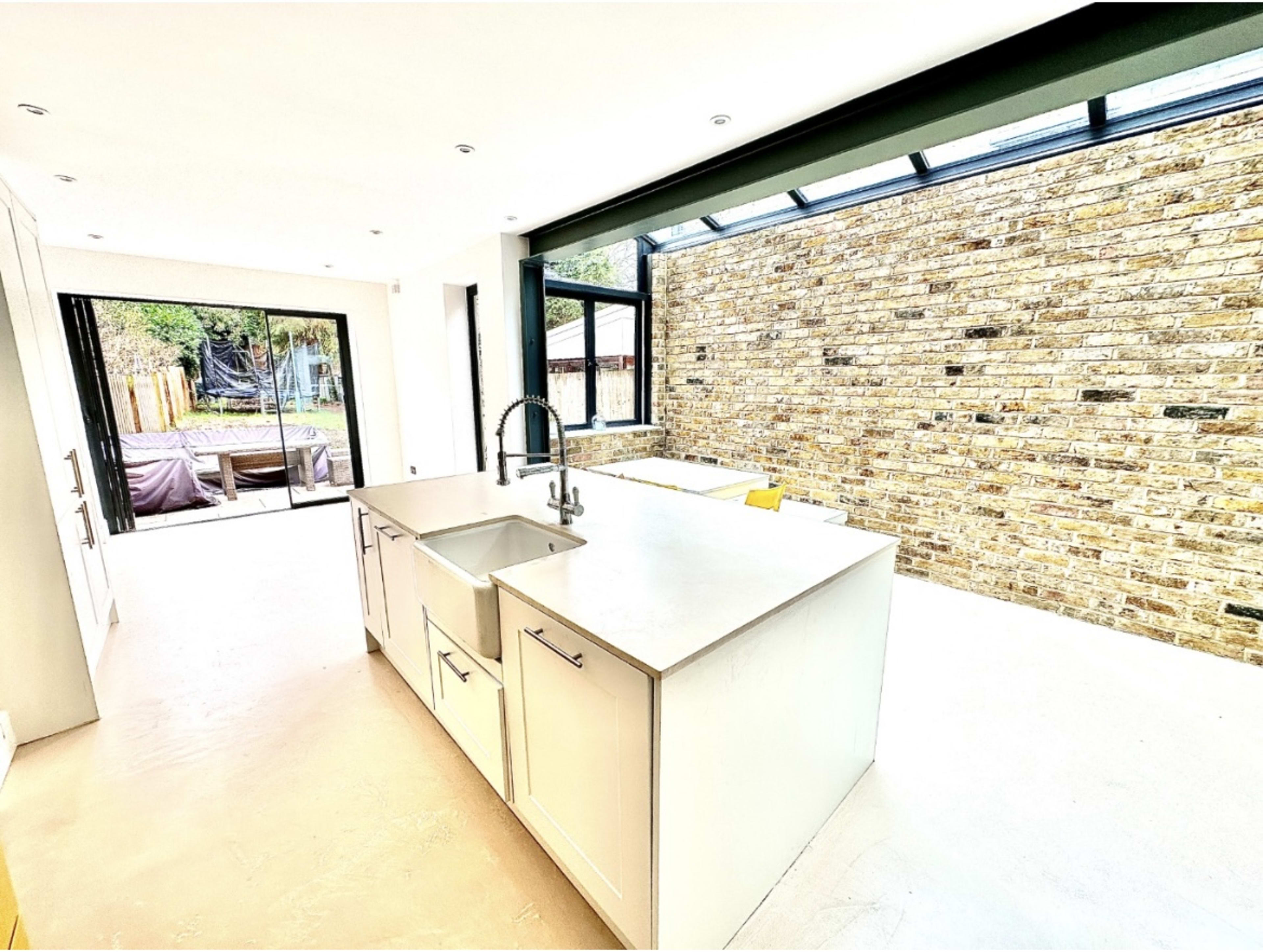 Victorian Townhouse, recently renovated, period features and large garden Image in London, London, ENG