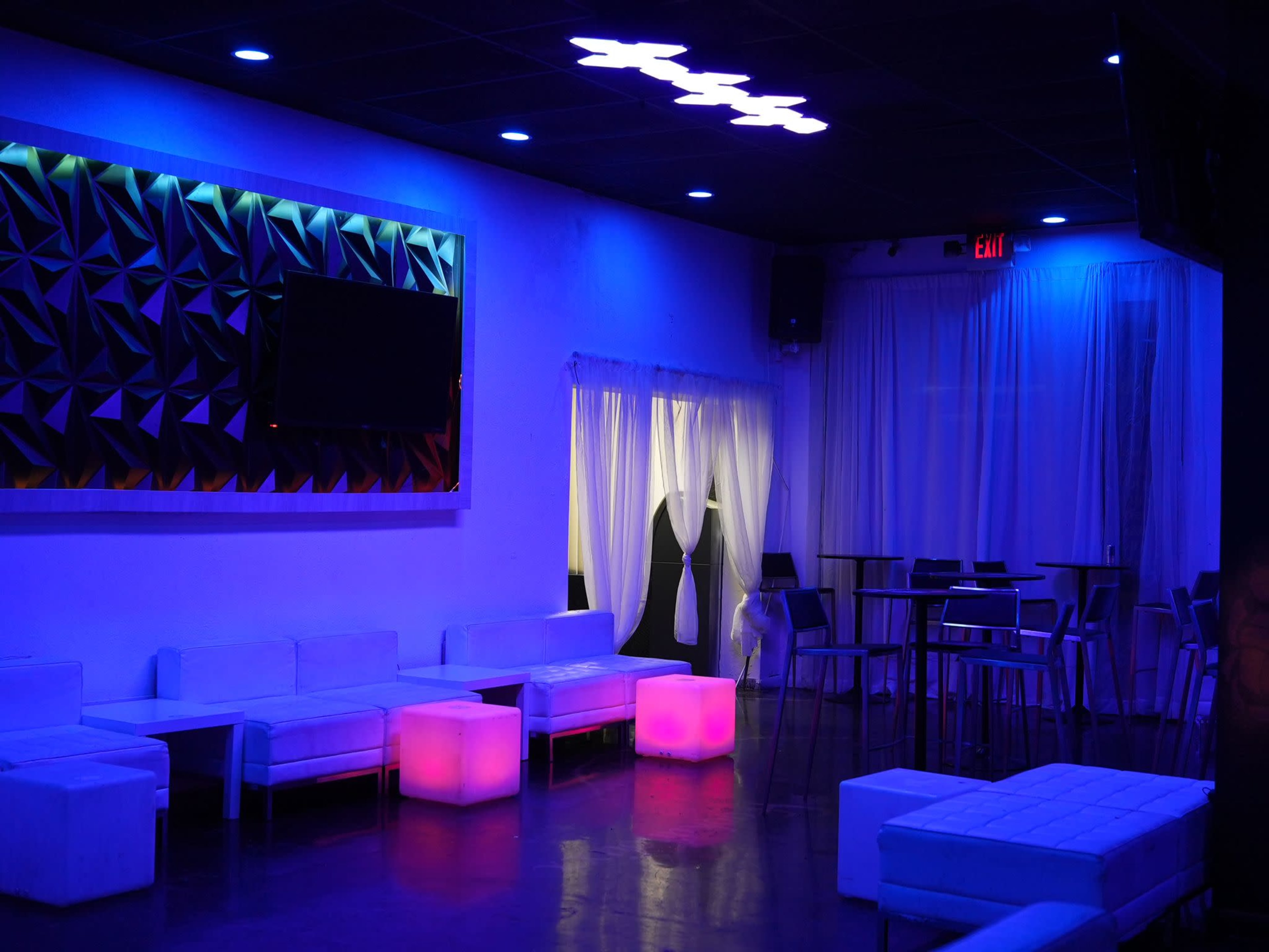 Spacious Event Lounge Image in West Park, Miramar, FL