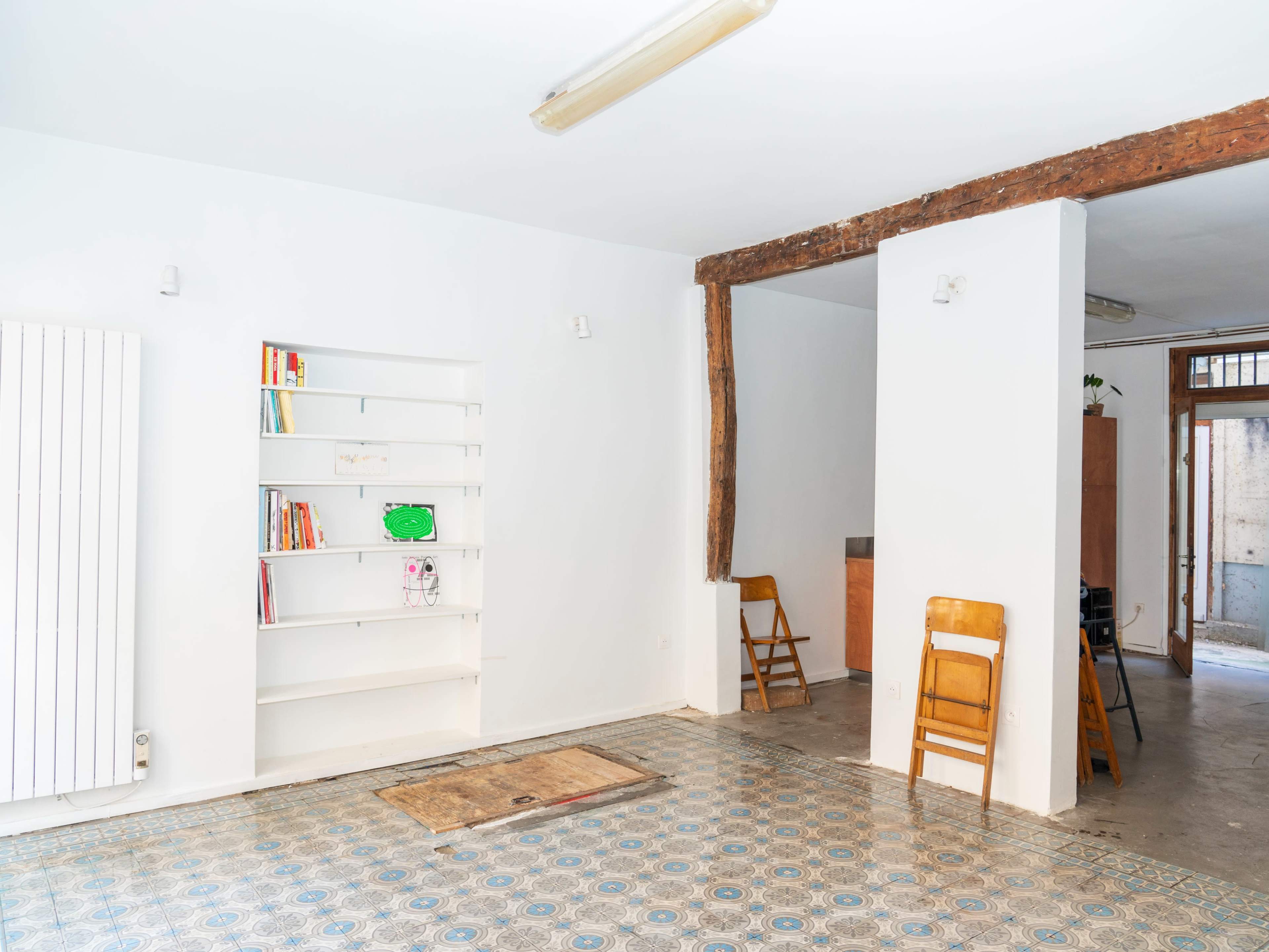 Espace avec vitrine sur rue dans le 11ème Image in Roquette, Paris, 