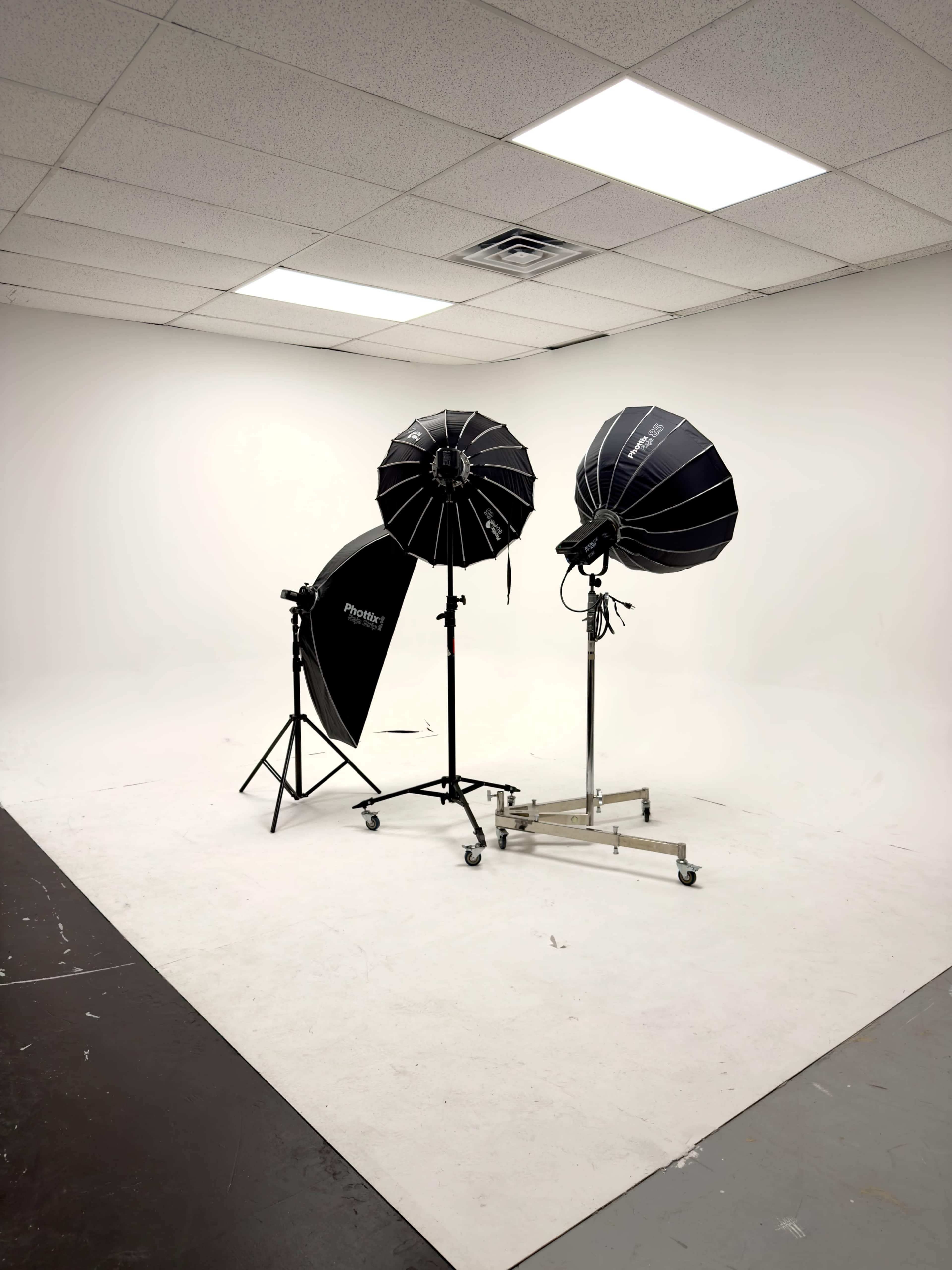 Modern Creative Studio in Houston’s Galleria District Image in Gulfton, Houston, TX