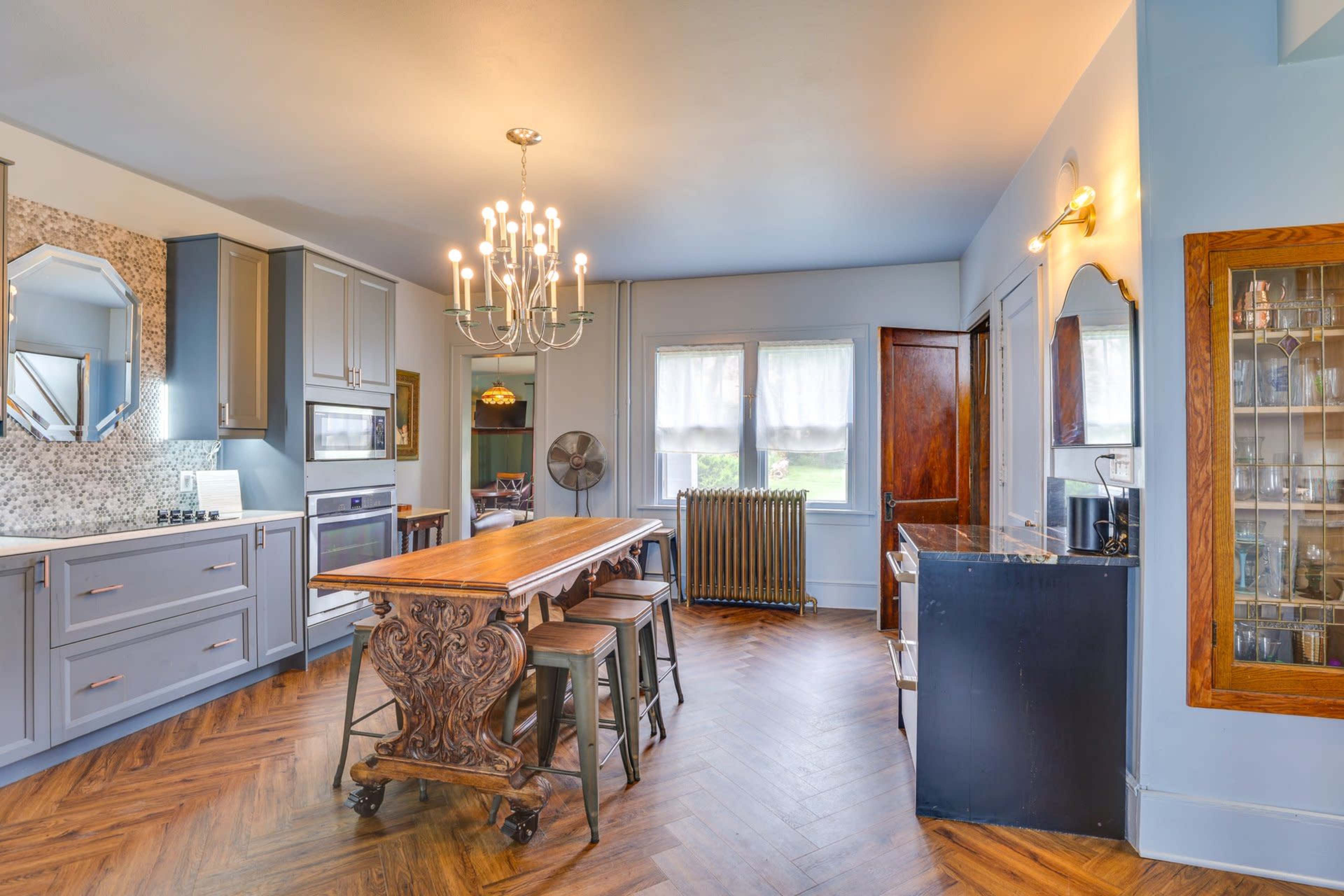 "Luxe" Farm House Image in Springdale, Mount Horeb, WI