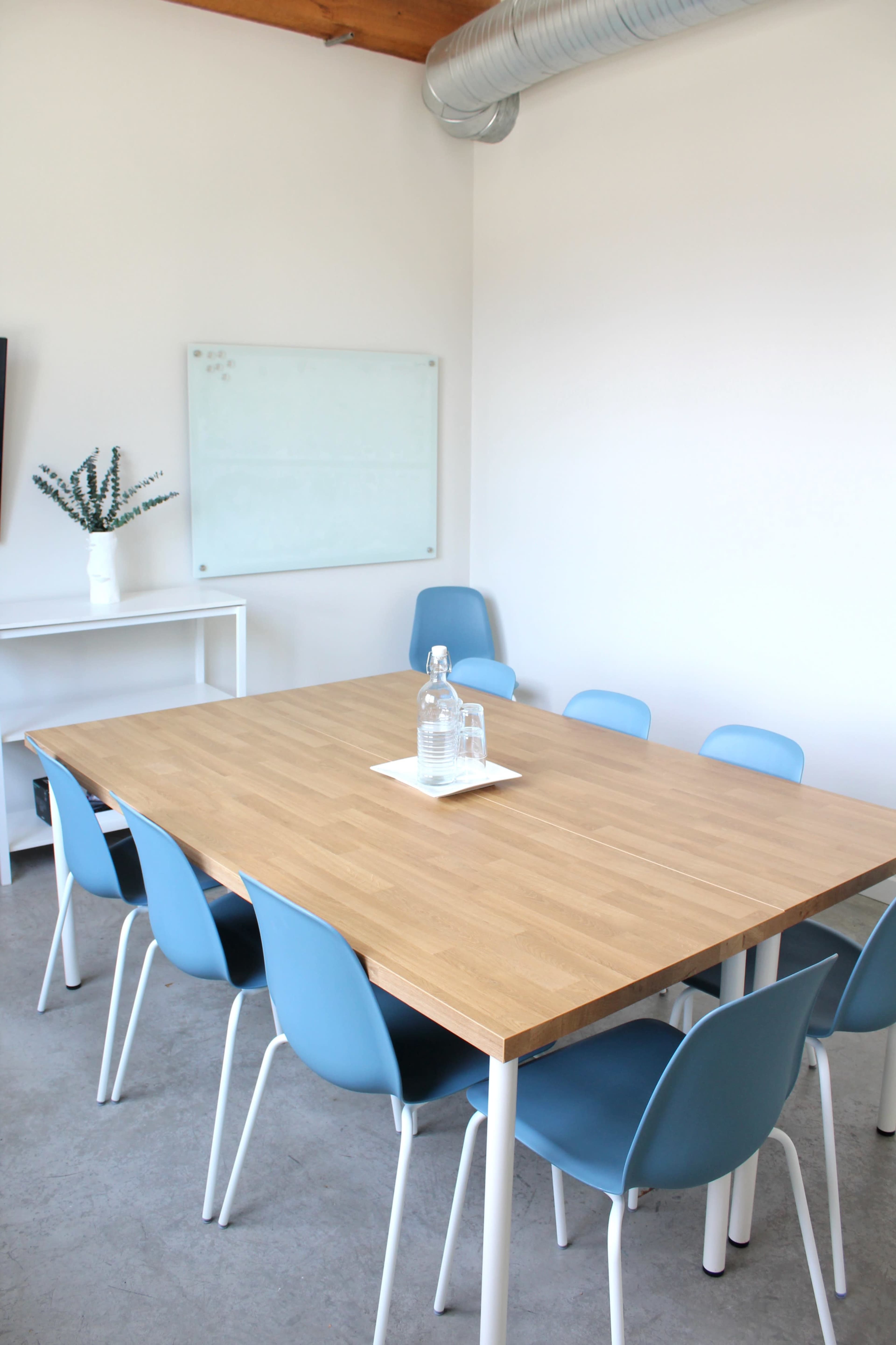 Bright and Airy Meeting Room for up to 10 Image in Central Vancouver, Vancouver, BC